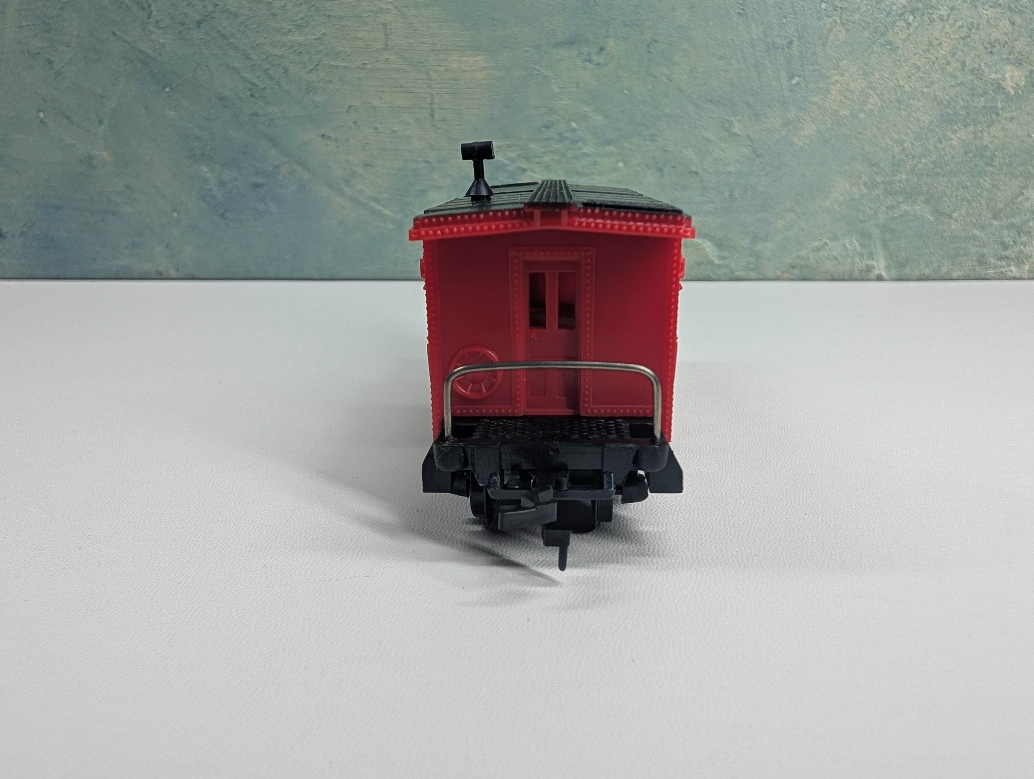 USED Model Power HO Scale 36' Bay Window Safety Caboose Southern #912