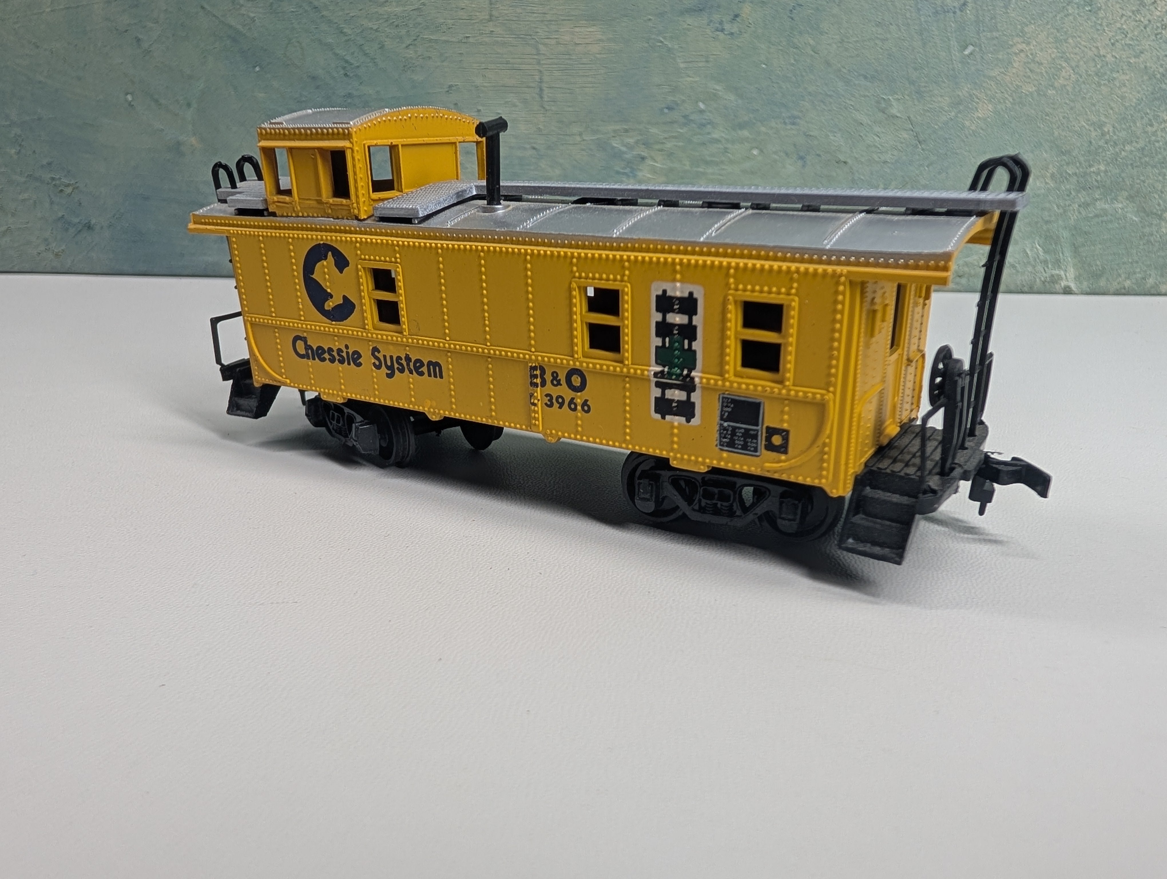 USED Bachmann HO Scale Caboose Chessie System B&O #C-3966