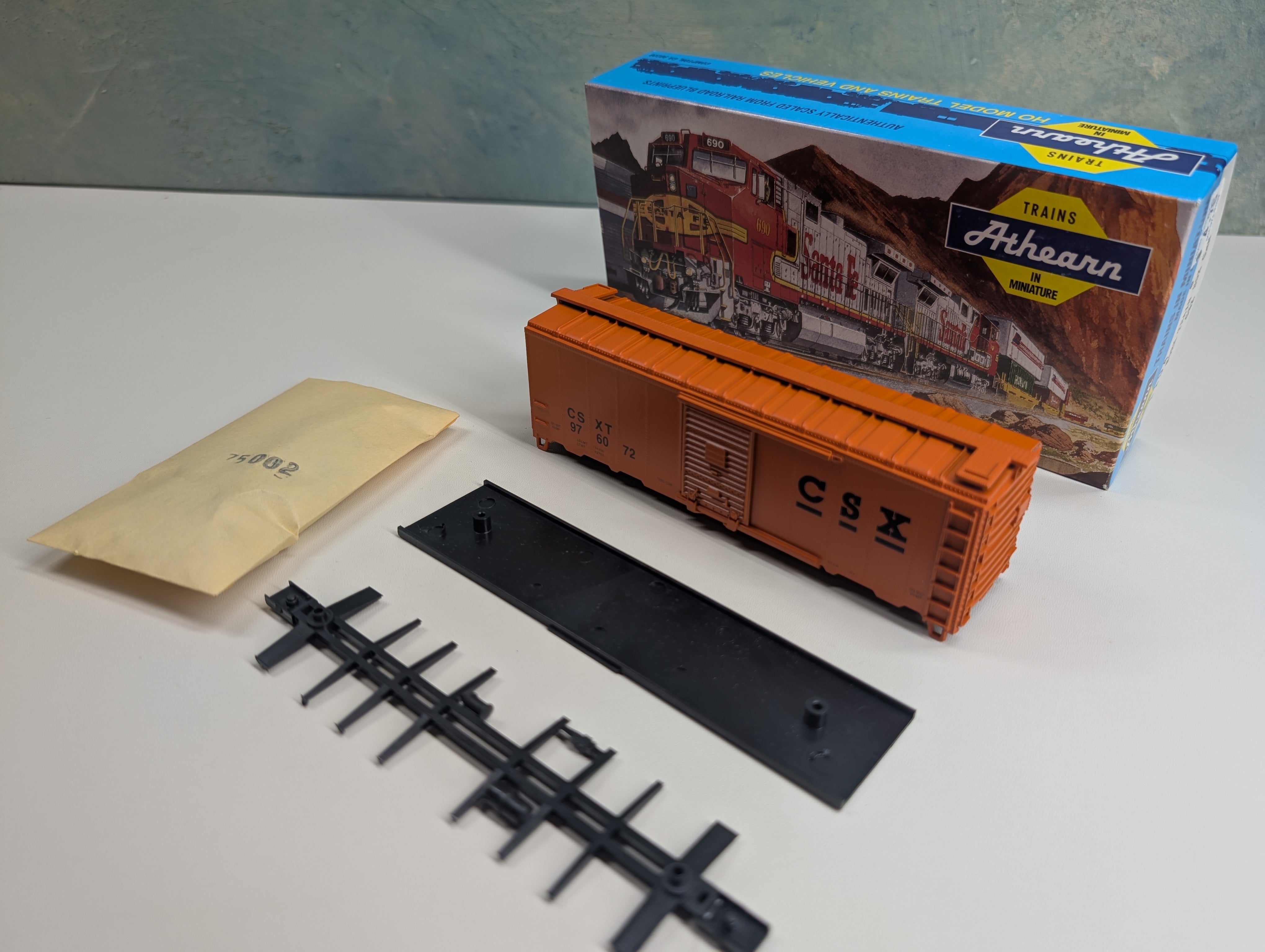 USED Athearn 1104 HO Scale MOW 40' Box Car CSX CSXT #976072 KIT