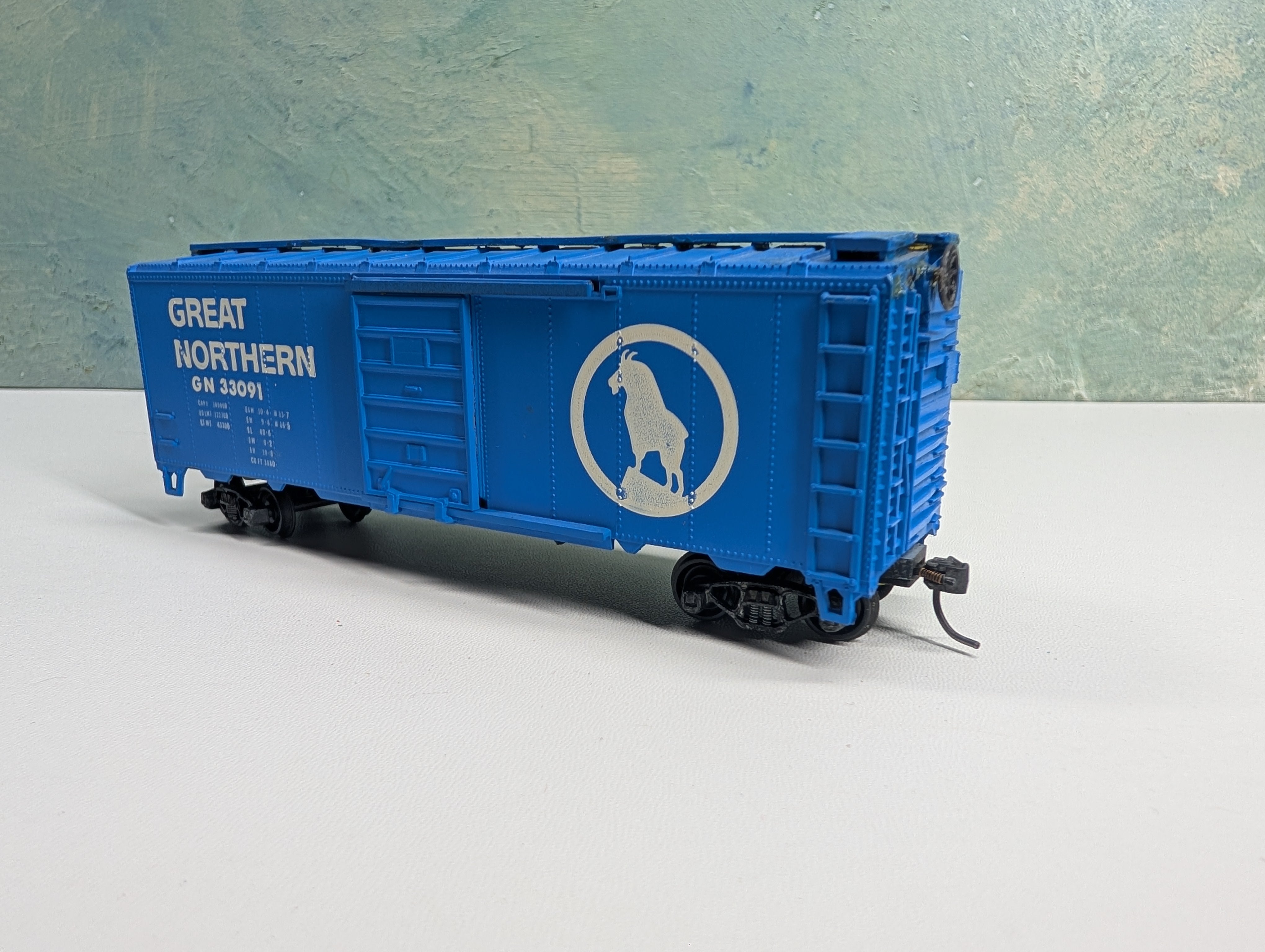 USED Roundhouse HO Scale 40' Box Car Great Northern GN #33091