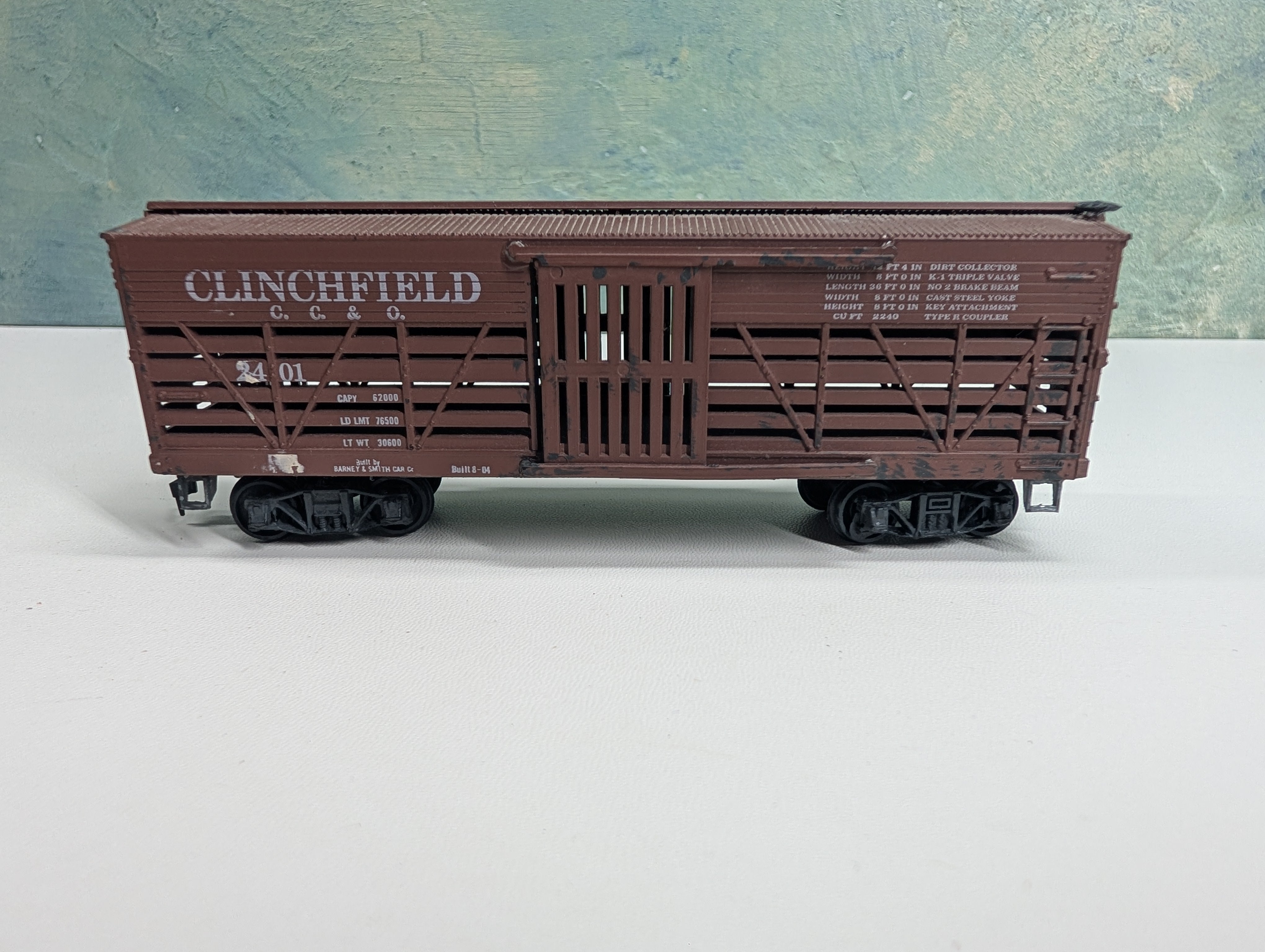 USED Roundhouse HO Scale 40' Cattle Livestock Car Clinchfield CC&O #2401