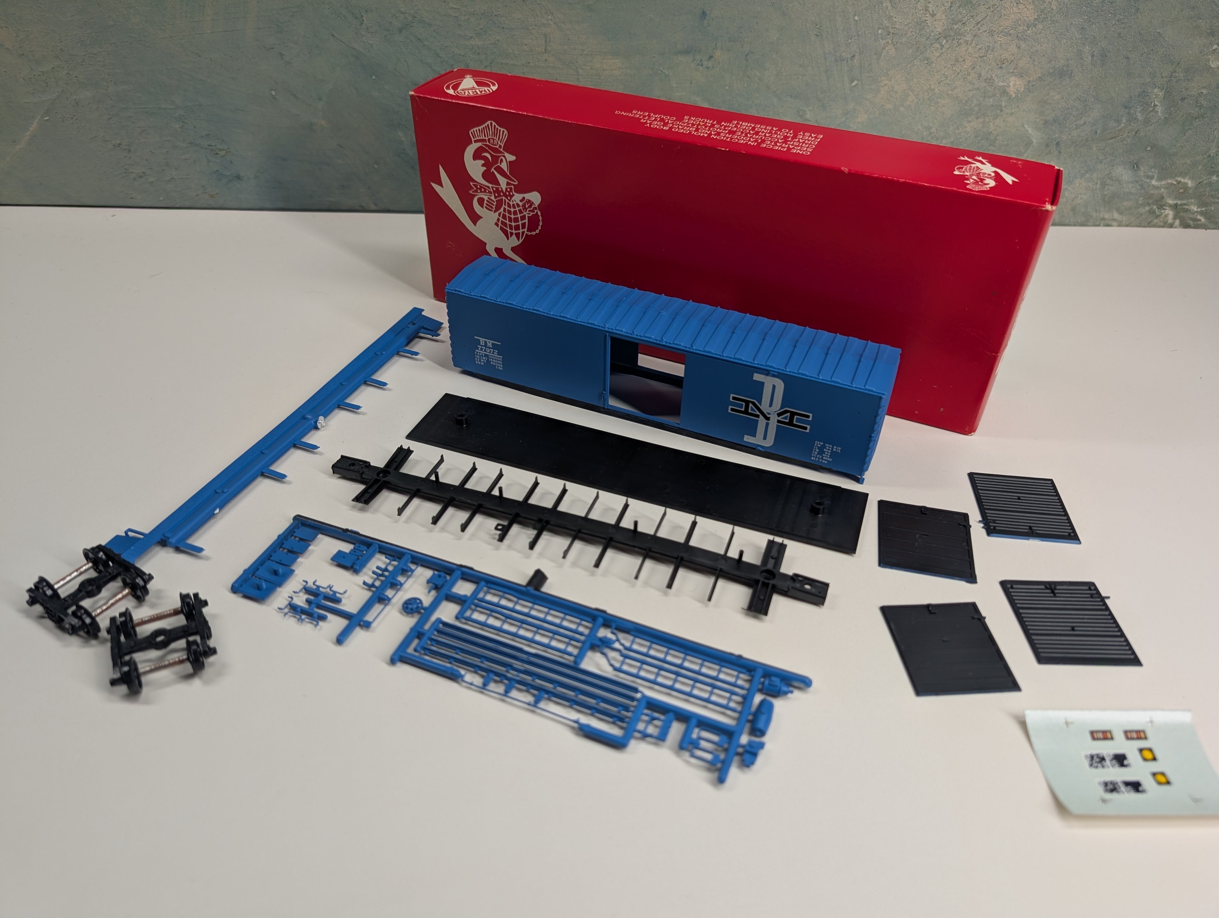 USED Robin's Rails HO Scale PS-1 50' Box Car Boston and Maine BM #77972 KIT