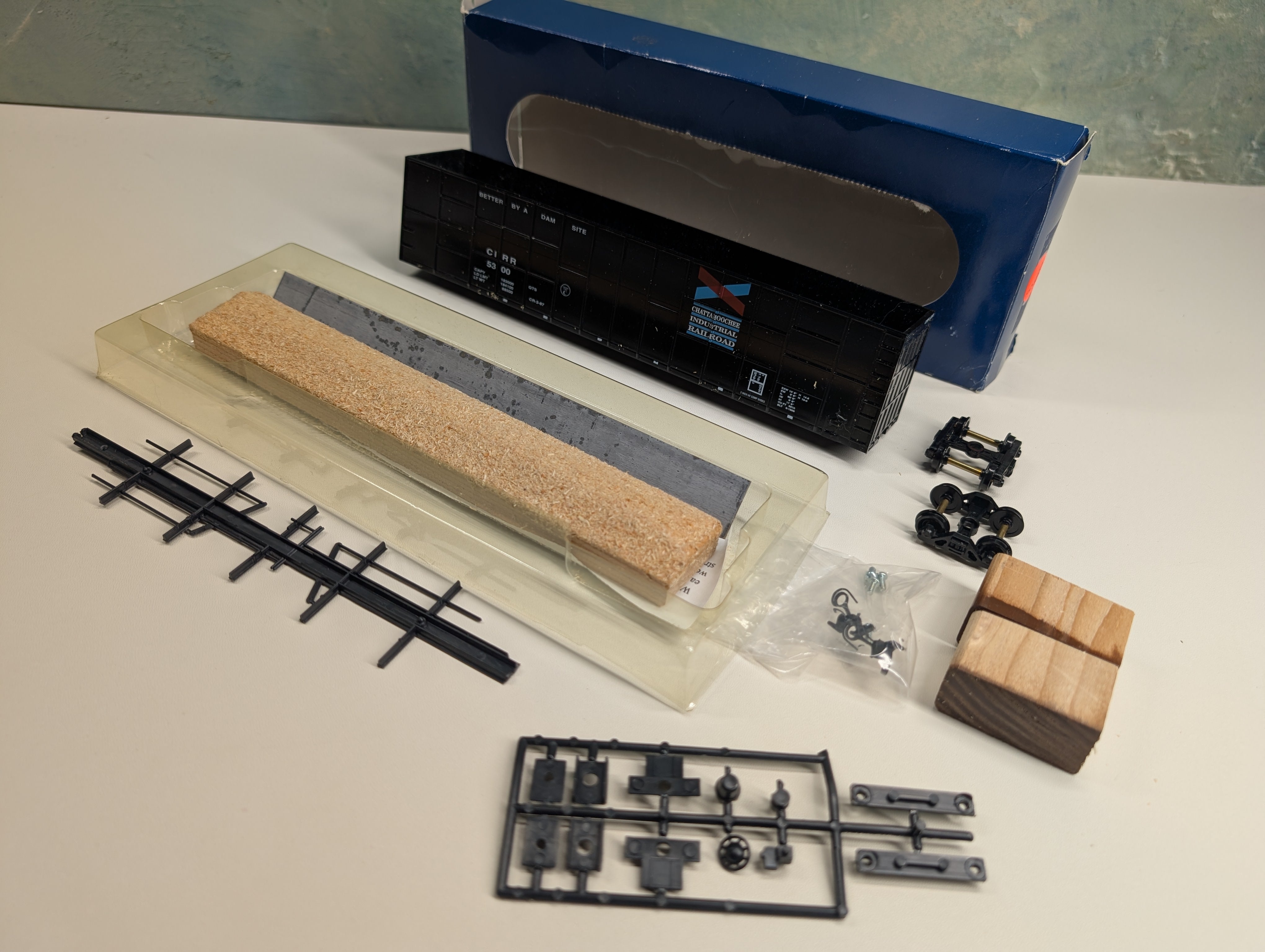 USED E&C SHOPS HO Scale 62' Woodchip Gondola Ribbed Side Chattahoochee Industrial CIRR #5300 KIT