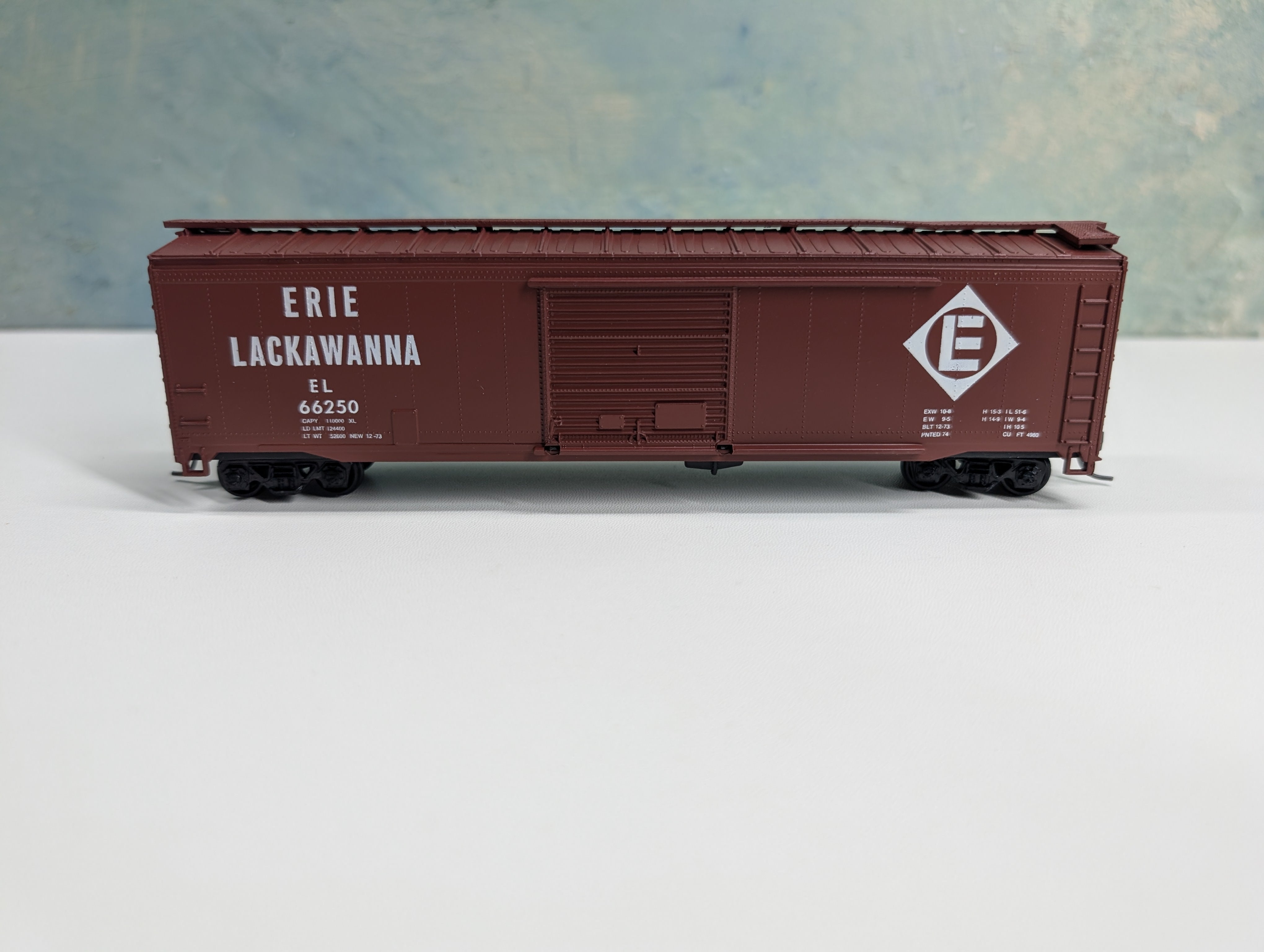 USED Roundhouse HO Scale 50' Box Car Erie Lackawanna EL #66250