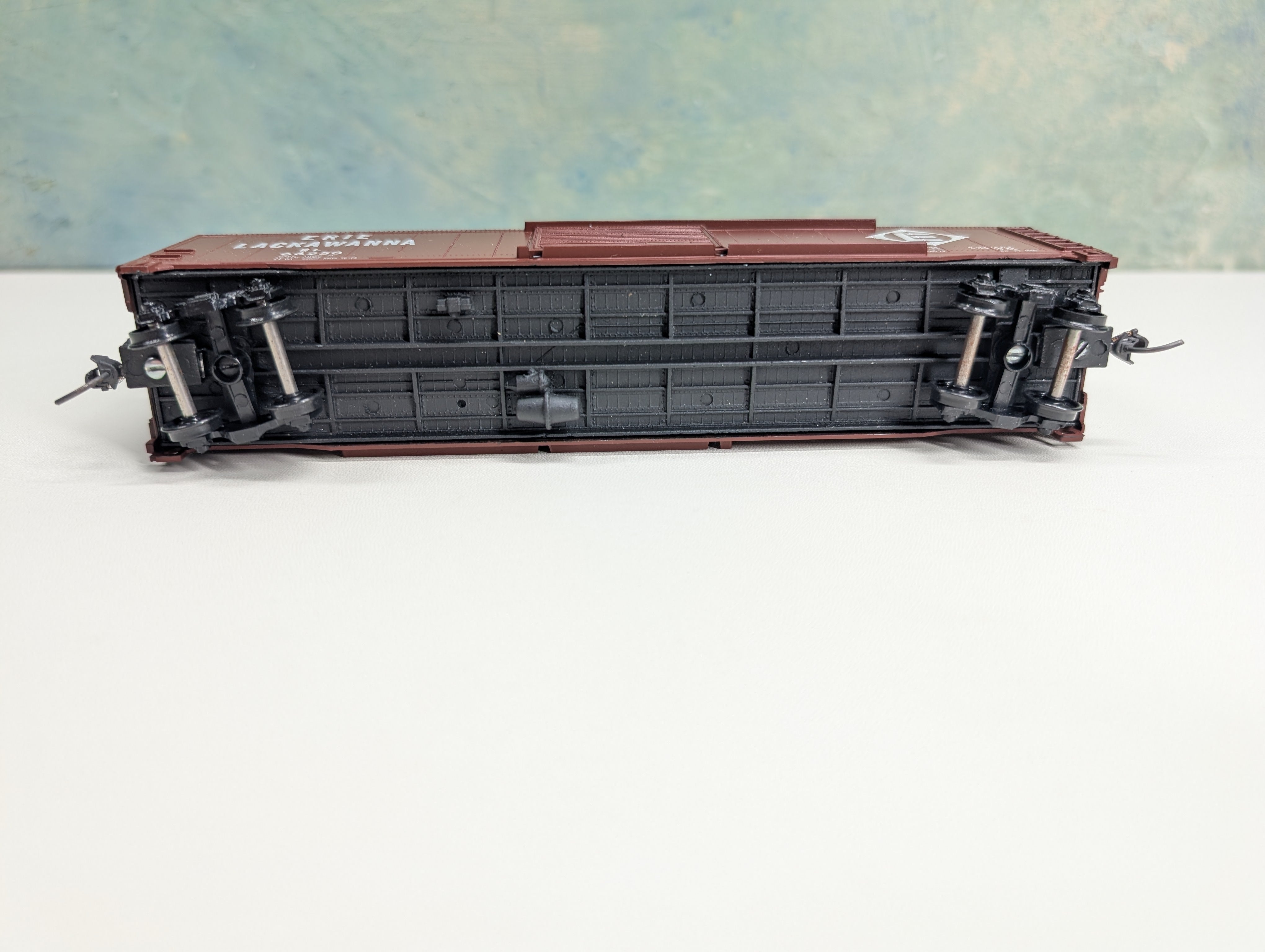 USED Roundhouse HO Scale 50' Box Car Erie Lackawanna EL #66250
