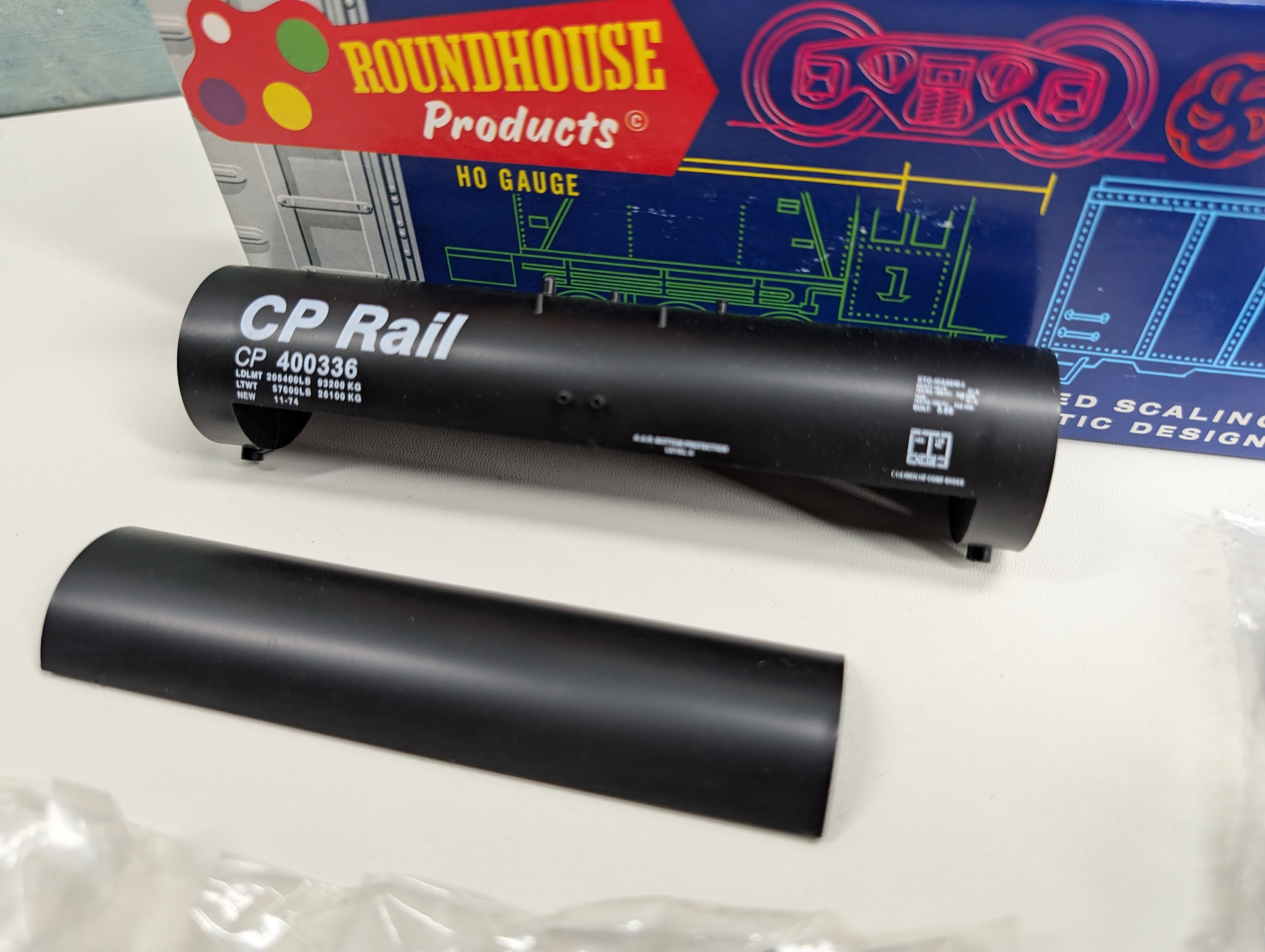 USED Roundhouse HO Scale 50' Tank Car CP Rail #400336 Trains Canada Custom KIT