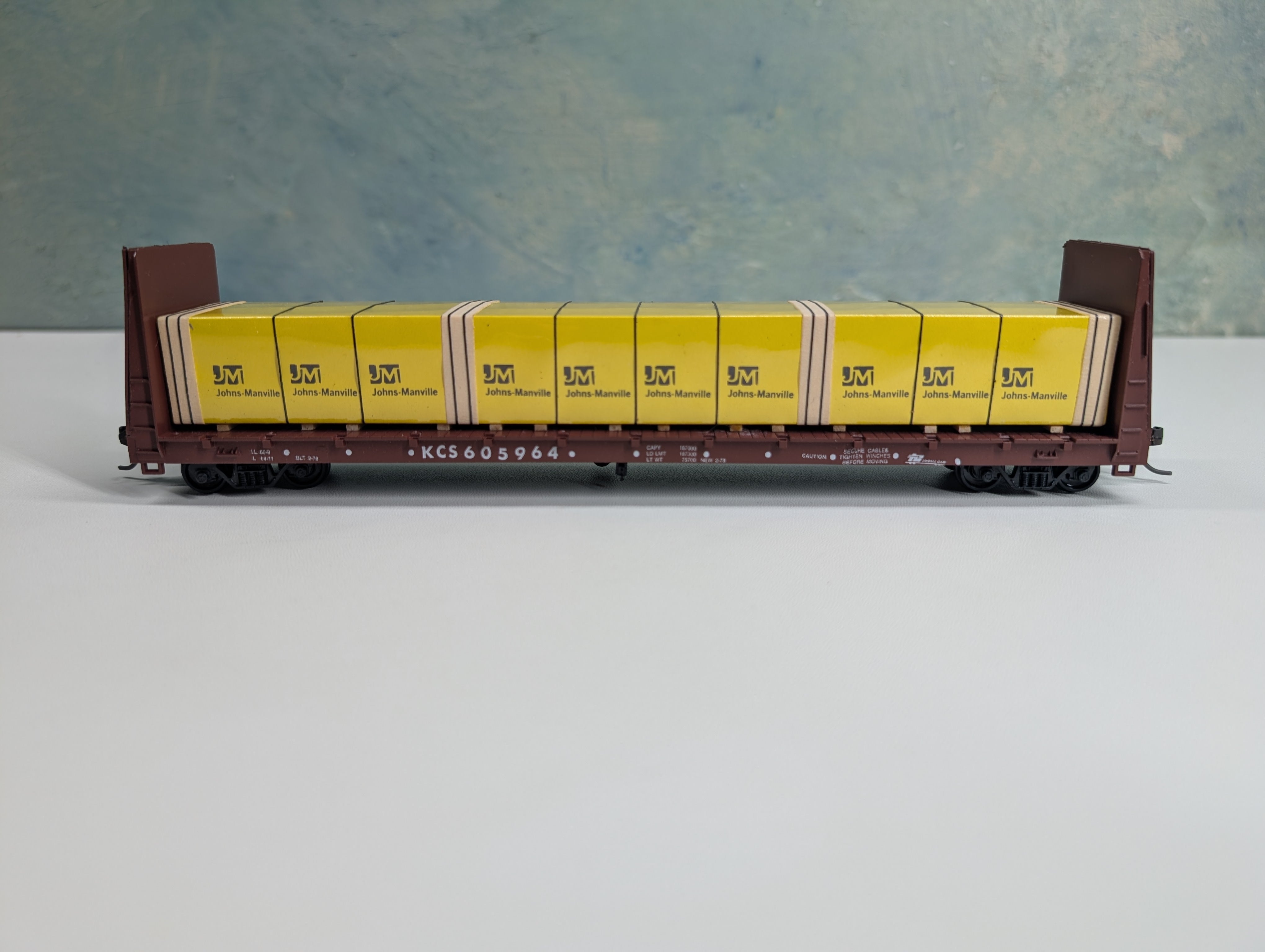 USED Roundhouse 1317 HO Scale 60' Bulkhead Flat Car Kansas City Southern KCS #605964