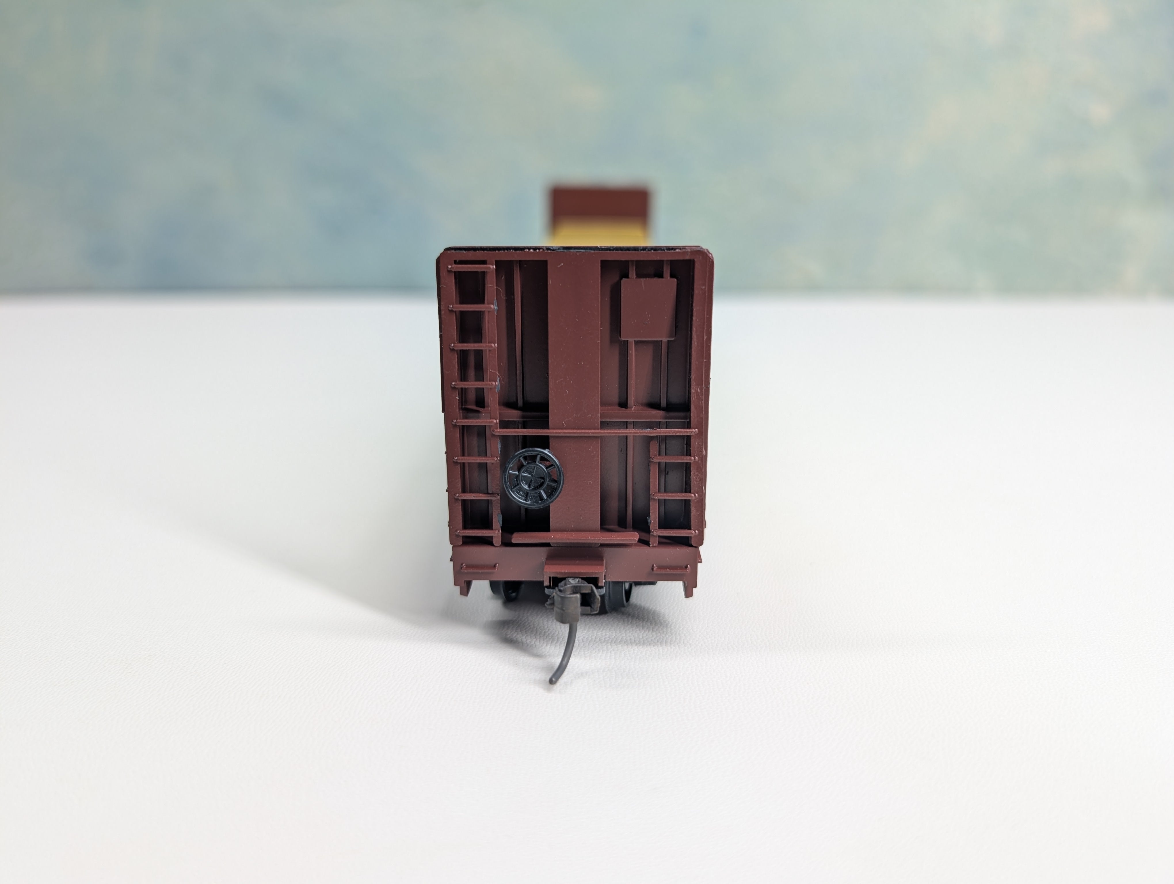 USED Roundhouse 1317 HO Scale 60' Bulkhead Flat Car Kansas City Southern KCS #605964