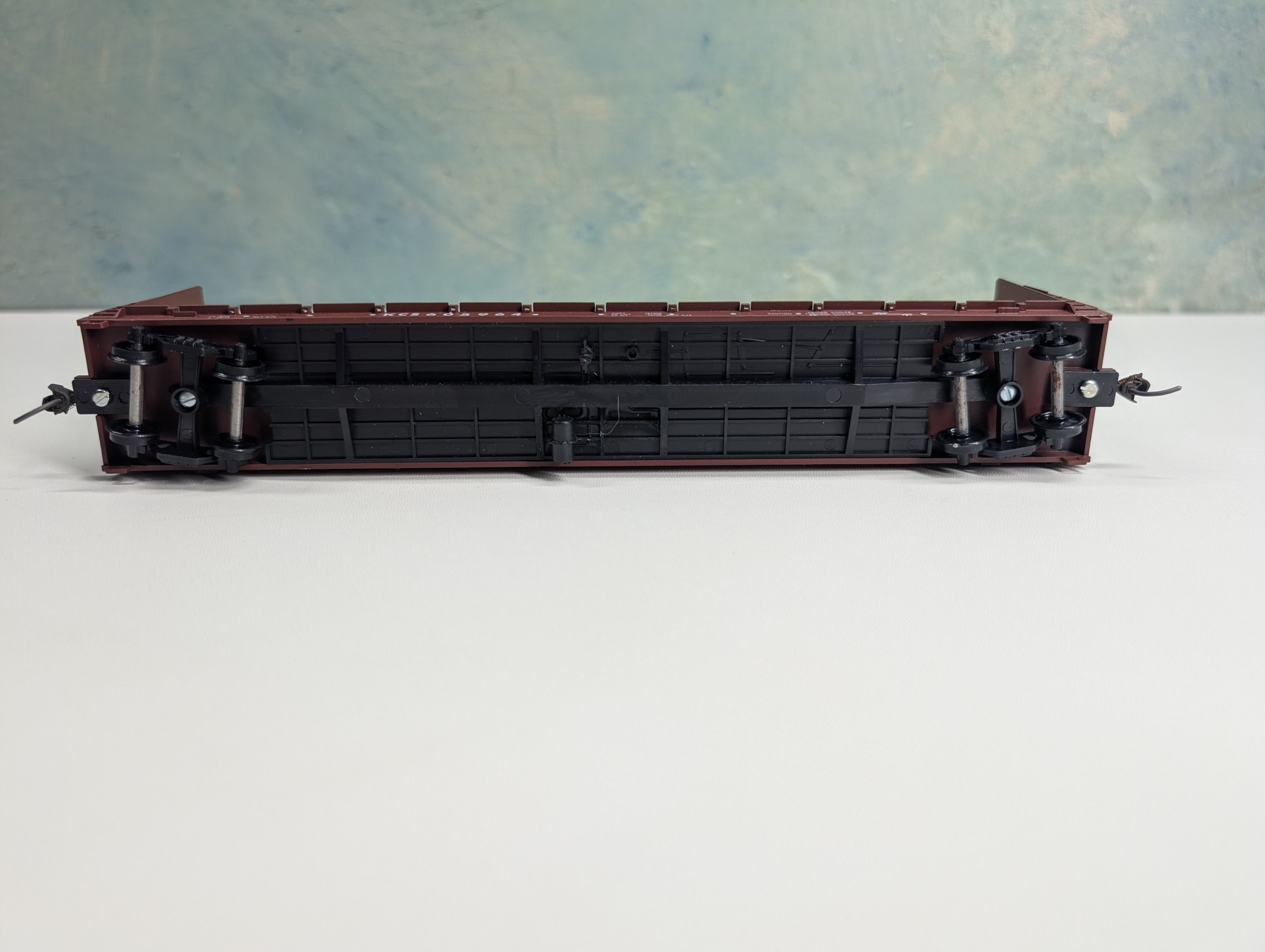 USED Roundhouse 1317 HO Scale 60' Bulkhead Flat Car Kansas City Southern KCS #605964