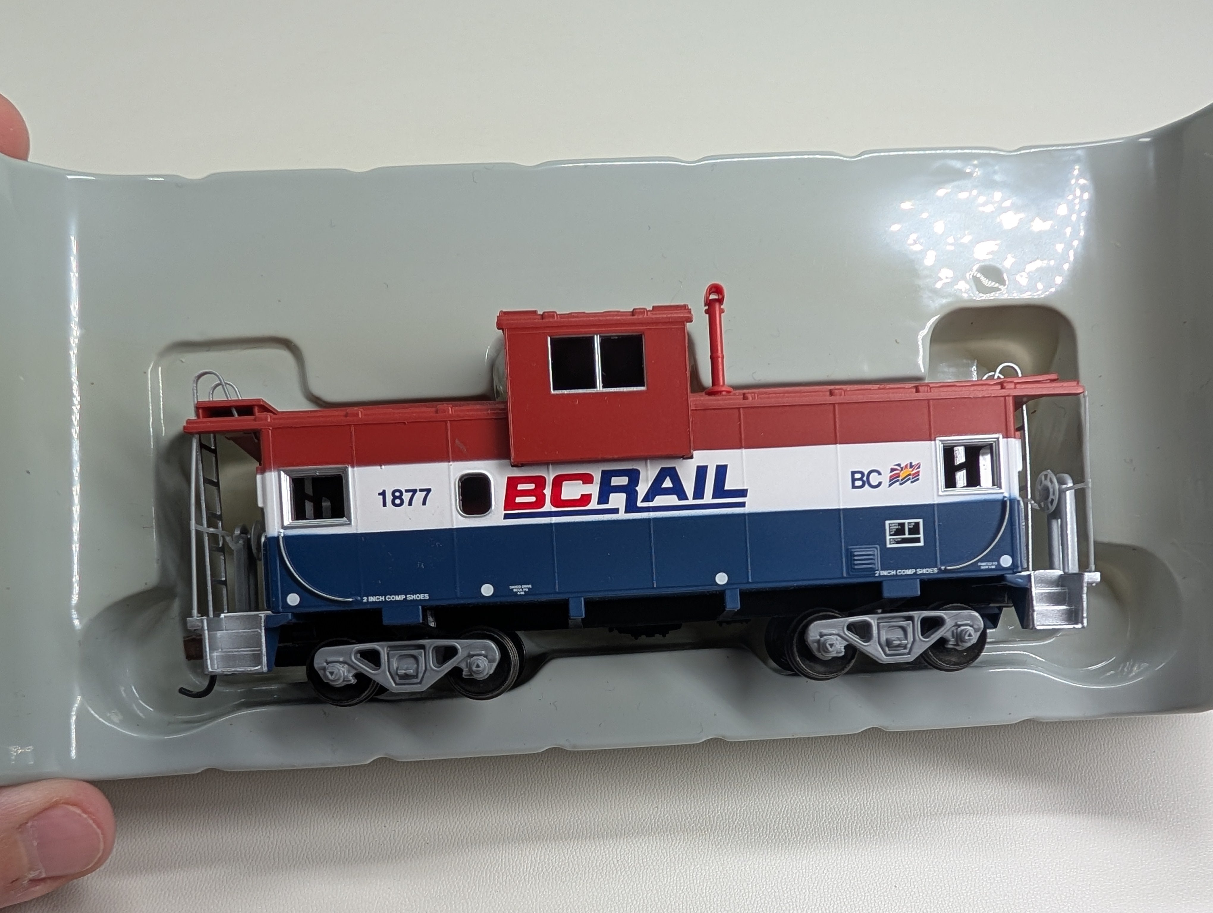 USED Athearn 7505 HO Scale Wide Vision Caboose British Columbia Railway #1877