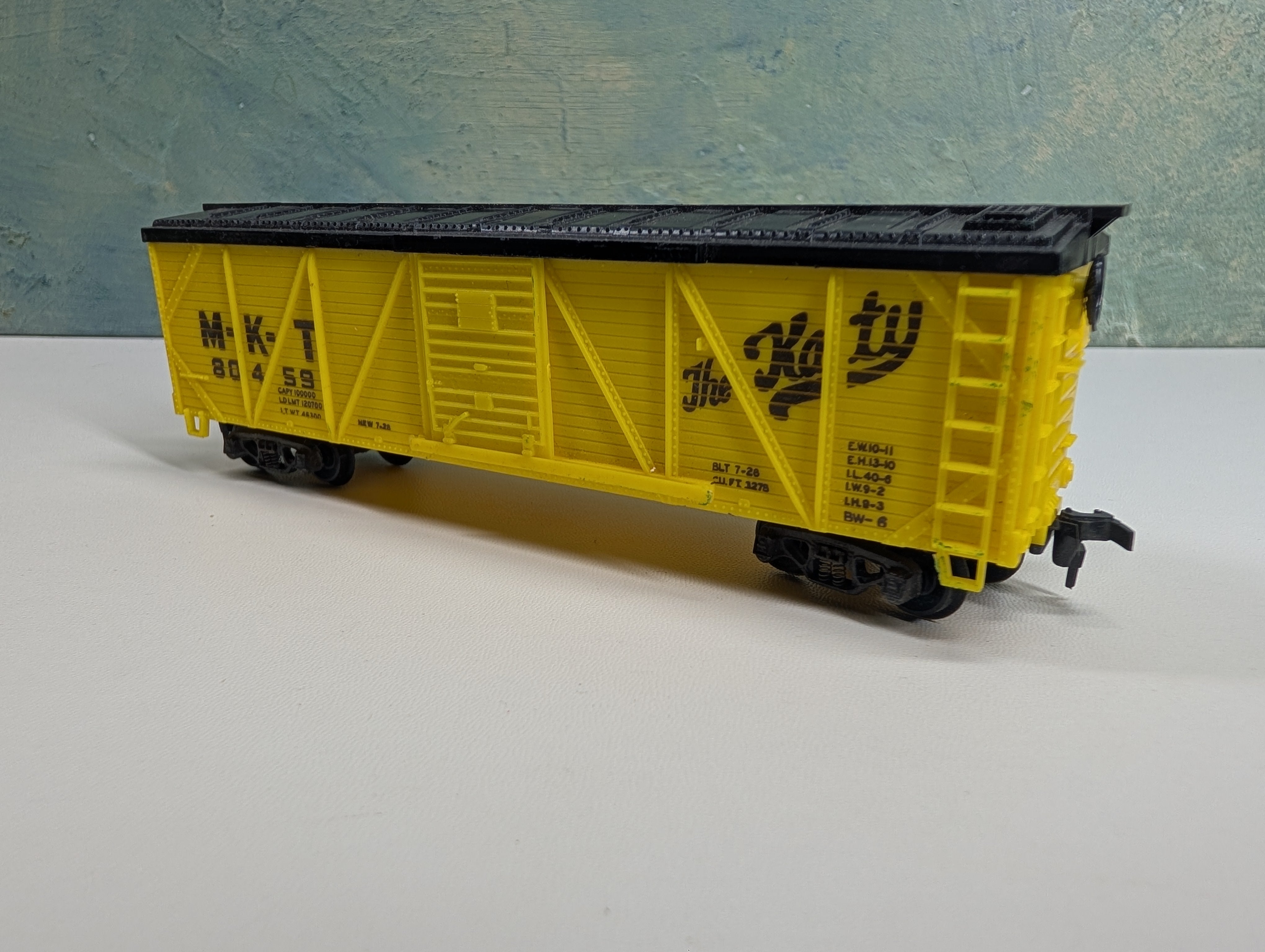 USED Varney HO Scale 42' Wooden Box Car MKT #80459