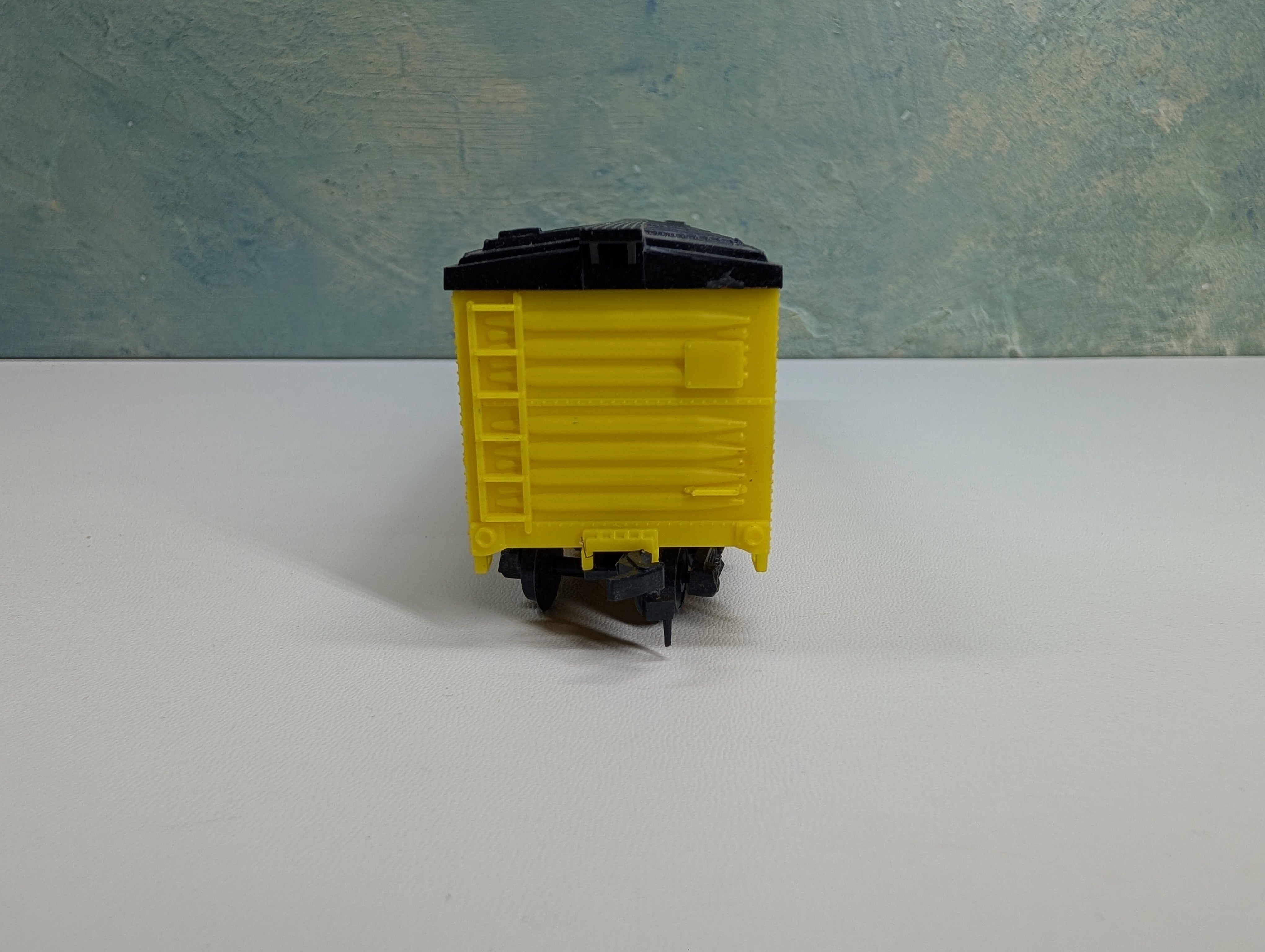 USED Varney HO Scale 42' Wooden Box Car MKT #80459