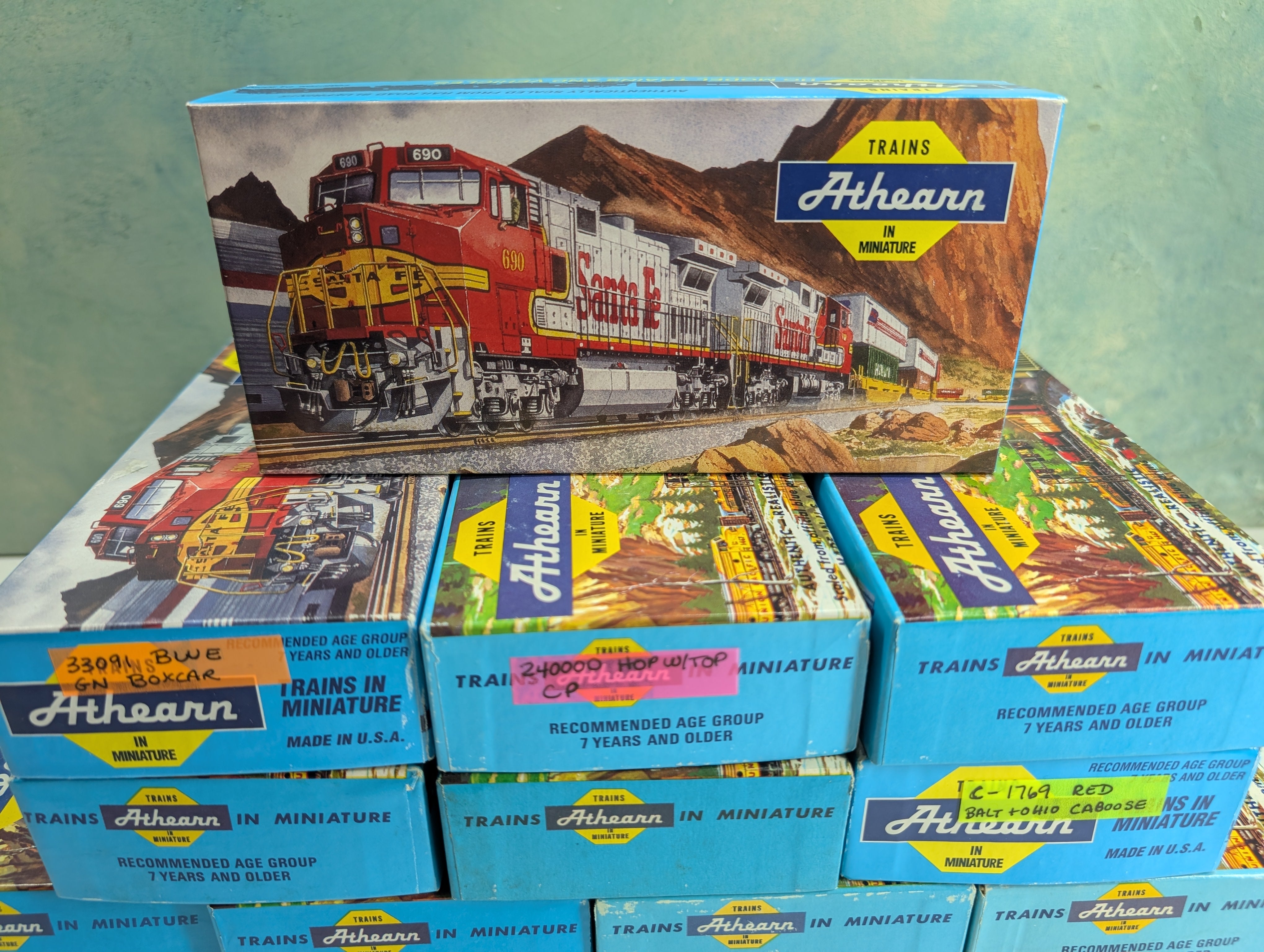 USED Athearn HO Scale Lot of Empty Train Boxes for Storage (15 pcs)