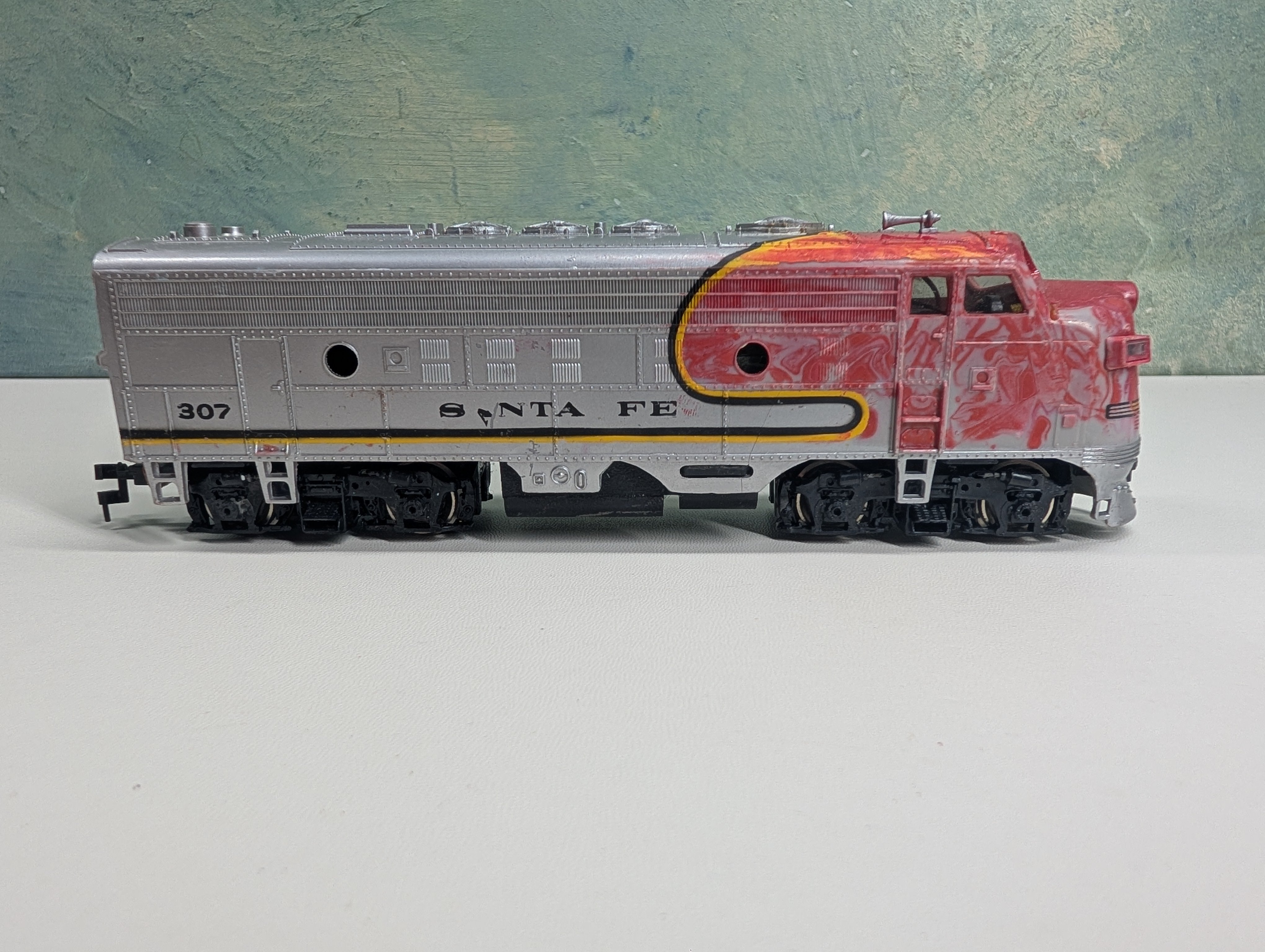 USED Bachmann HO Scale F7-A Diesel Locomotive Santa Fe #307 Weathered, Tested DC