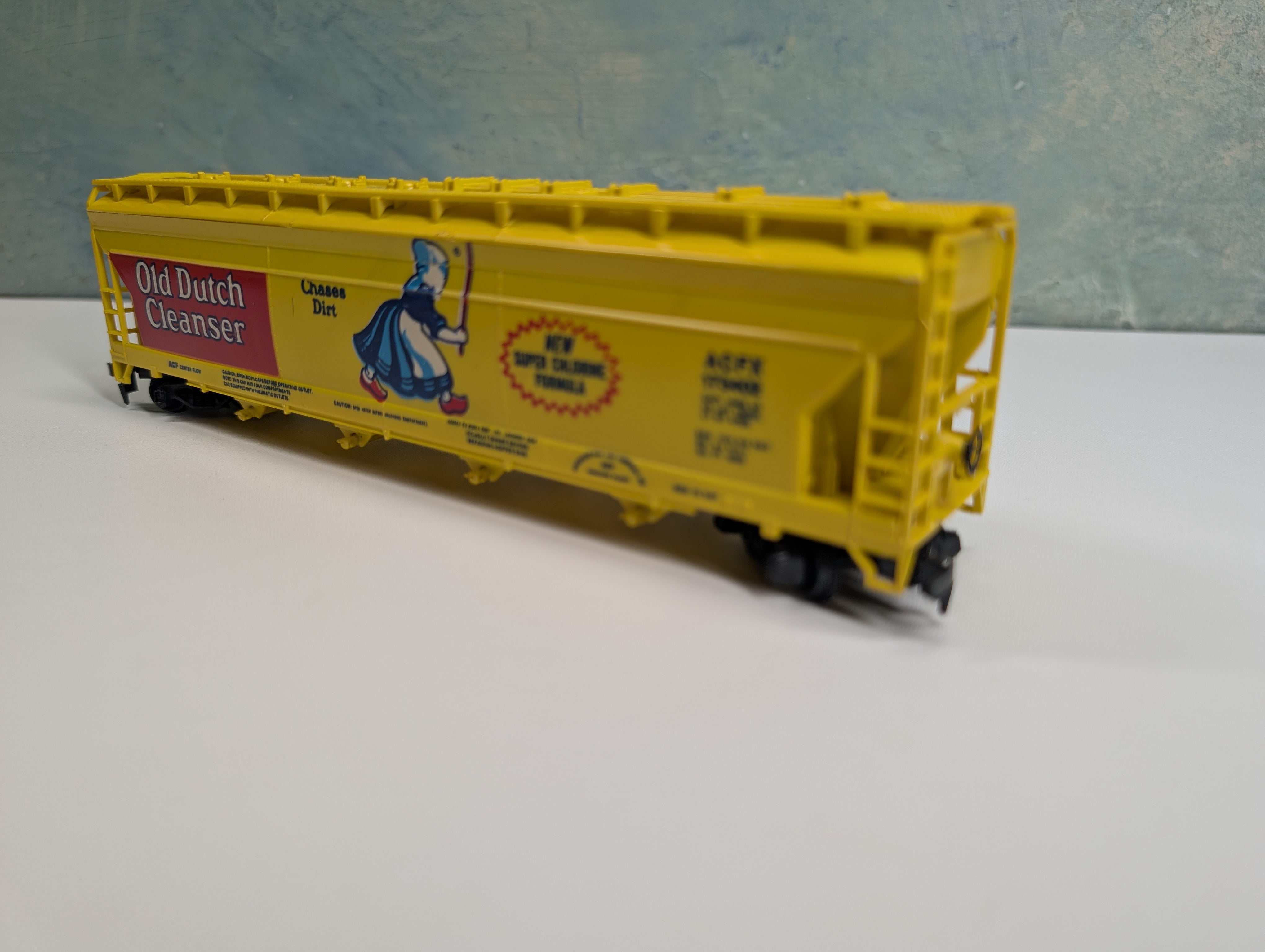 USED Tyco HO Scale ACF 4 Bay Covered Hopper Old Dutch Cleanser ACFX #173402