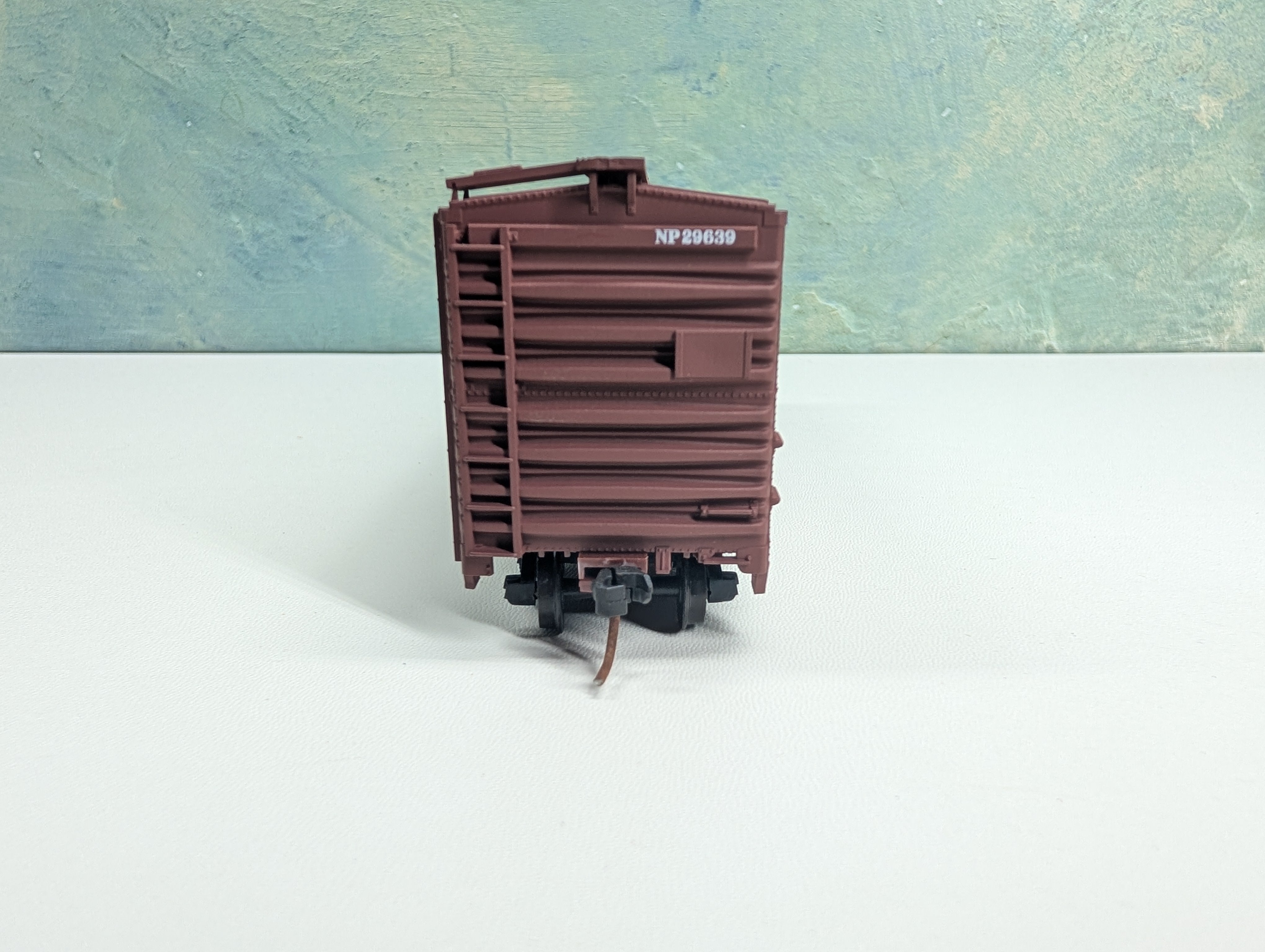 USED Accurail HO Scale 40' Box Car Northern Pacific NP #29639
