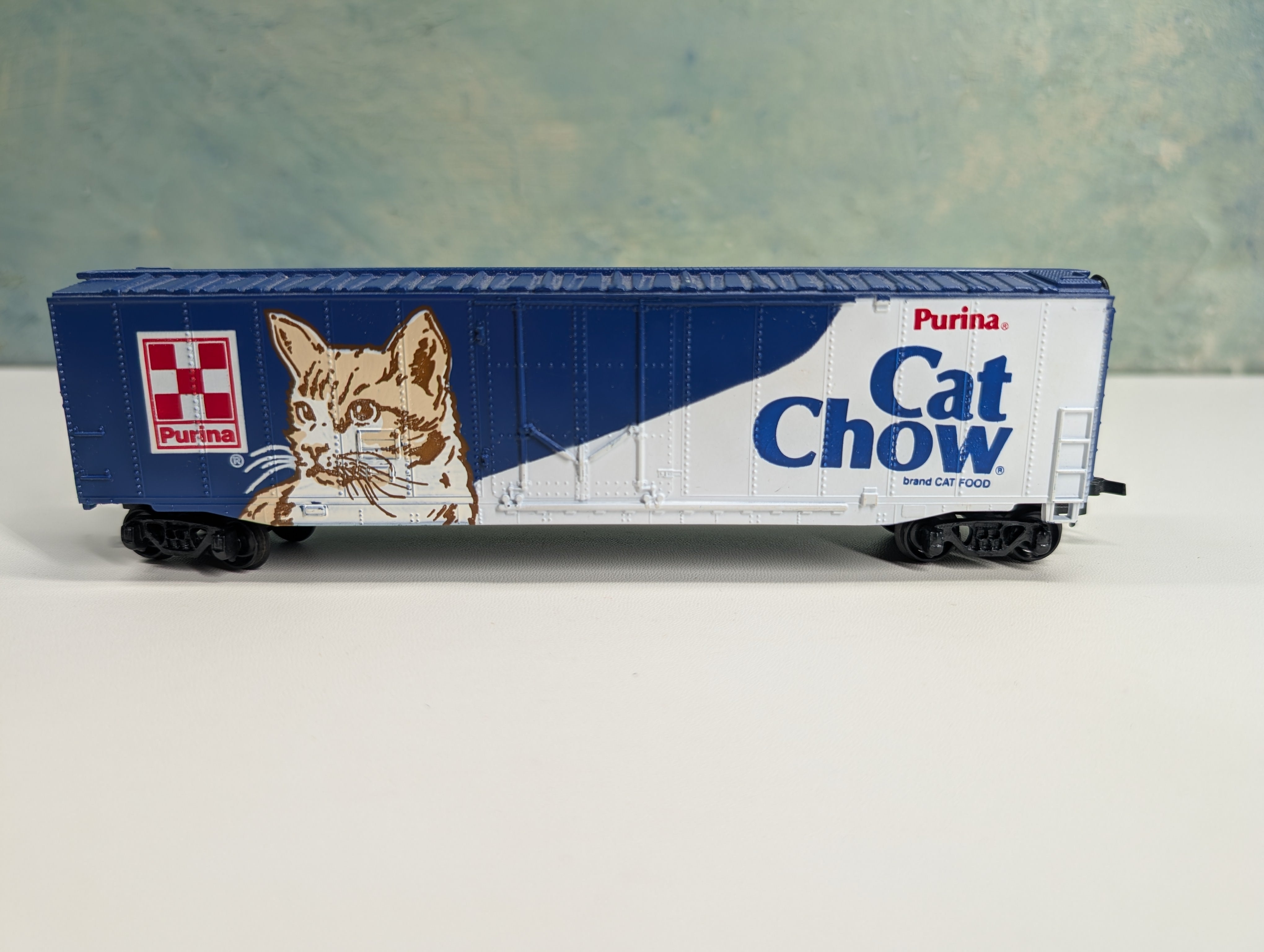 USED Bachmann HO Scale 50' PD Box Car Purina Cat Chow