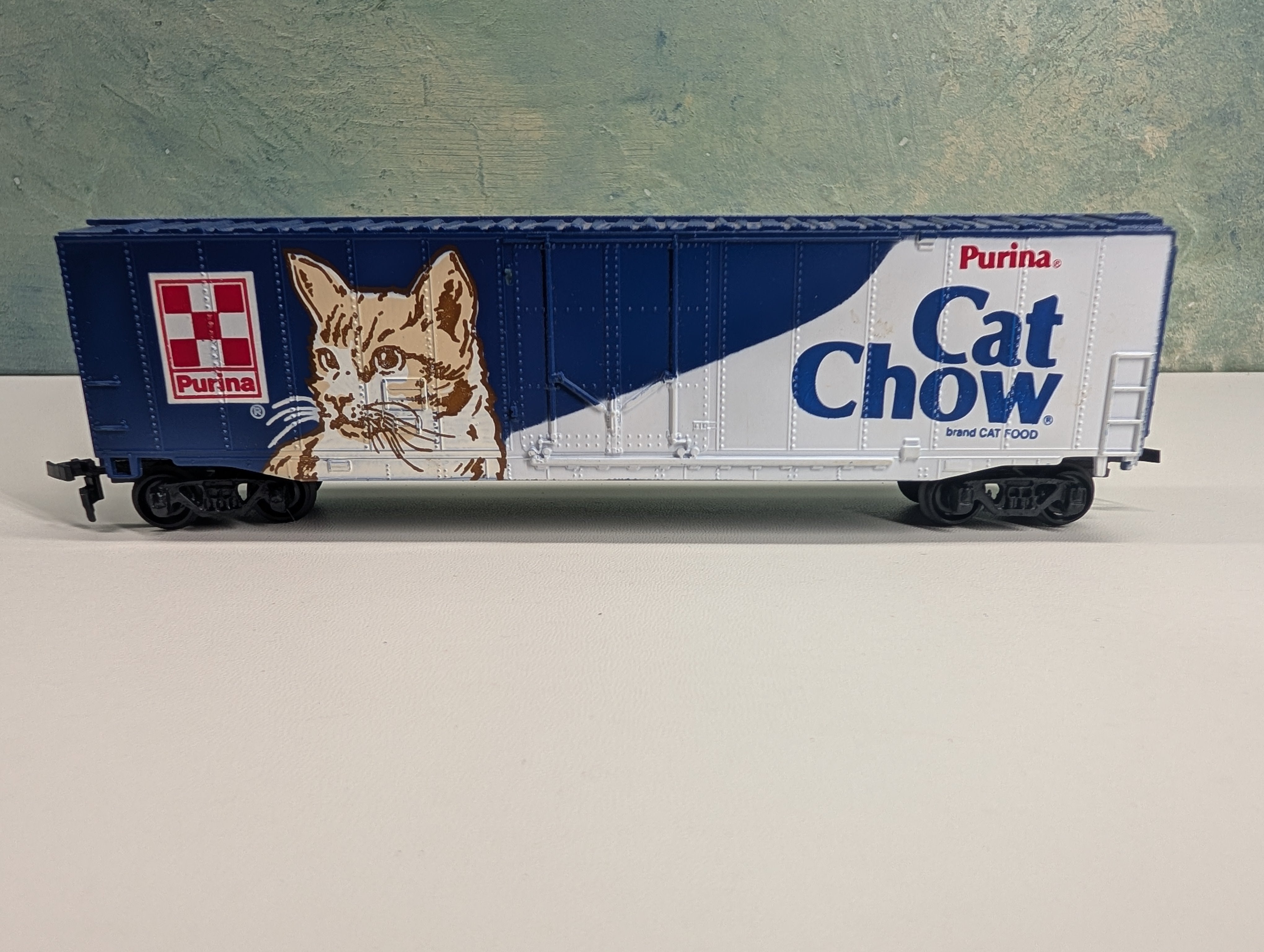 USED Bachmann HO Scale 50' PD Box Car Purina Cat Chow