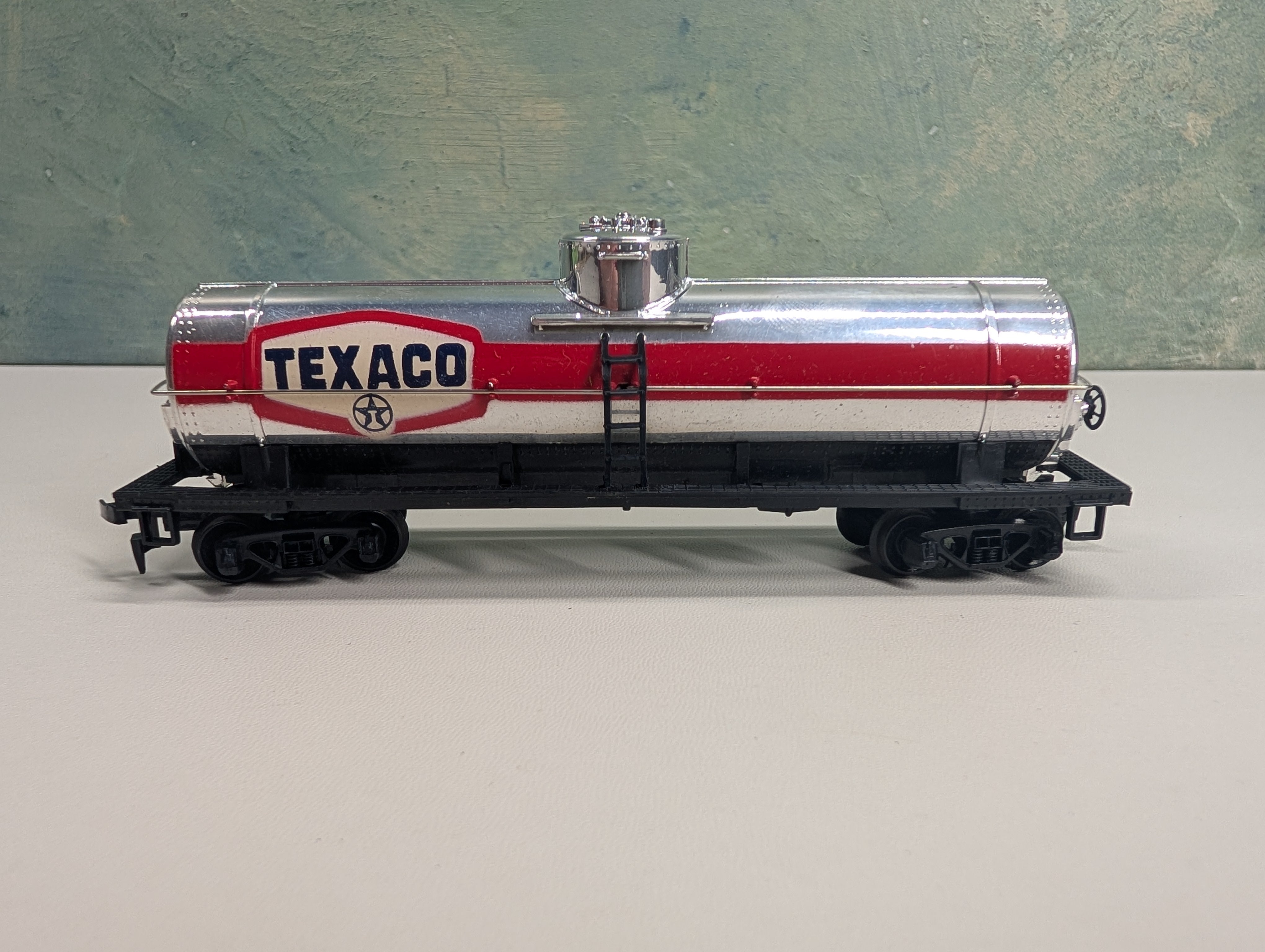 USED Tyco HO Scale Single Dome Tank Car Texaco