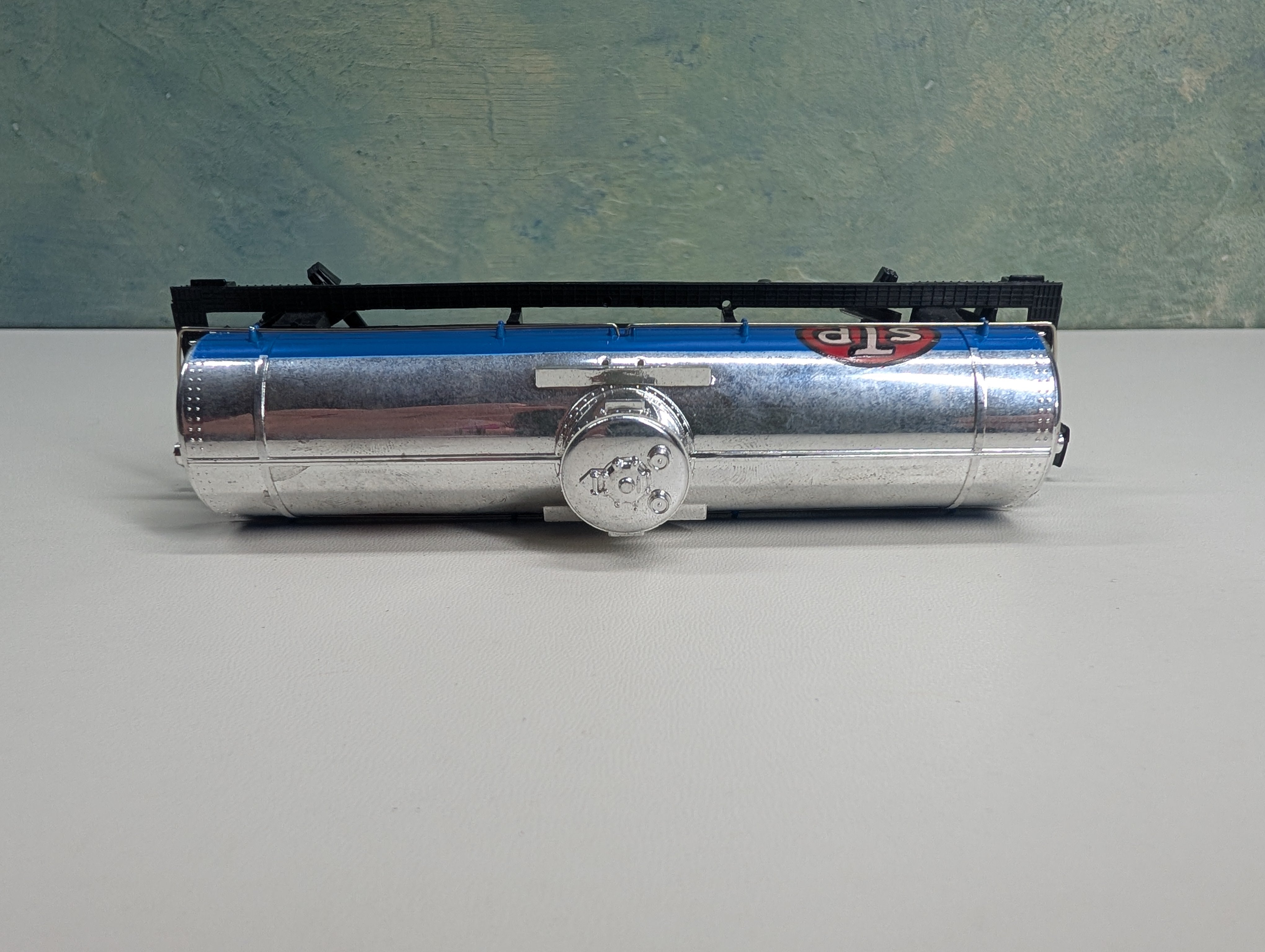 USED Tyco HO Scale Single Dome Tank Car STP