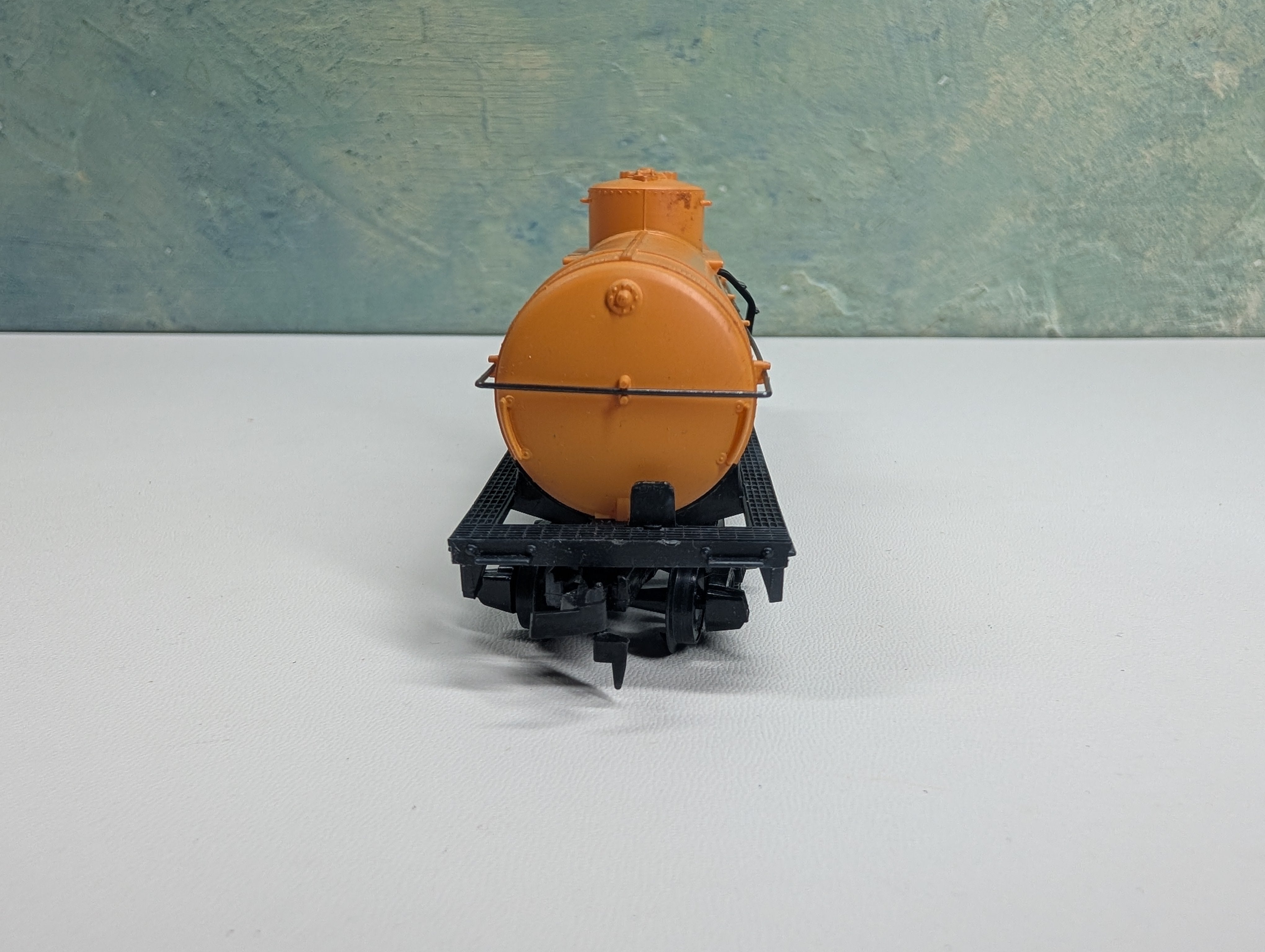 USED Tyco HO Scale Single Dome Tank Car Shell