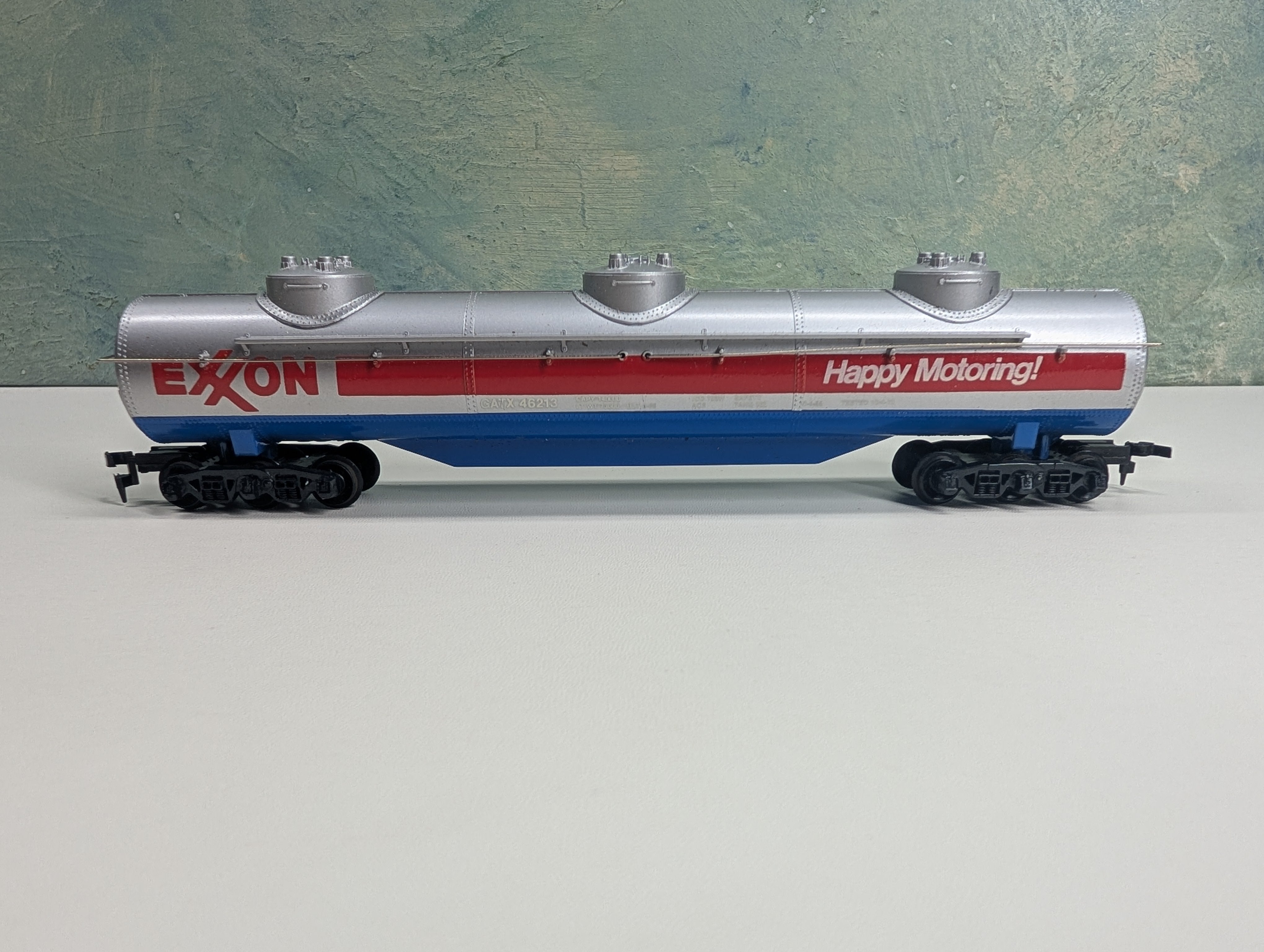 USED Tyco HO Scale Large Triple Dome Tank Car Exxon GATX #46213