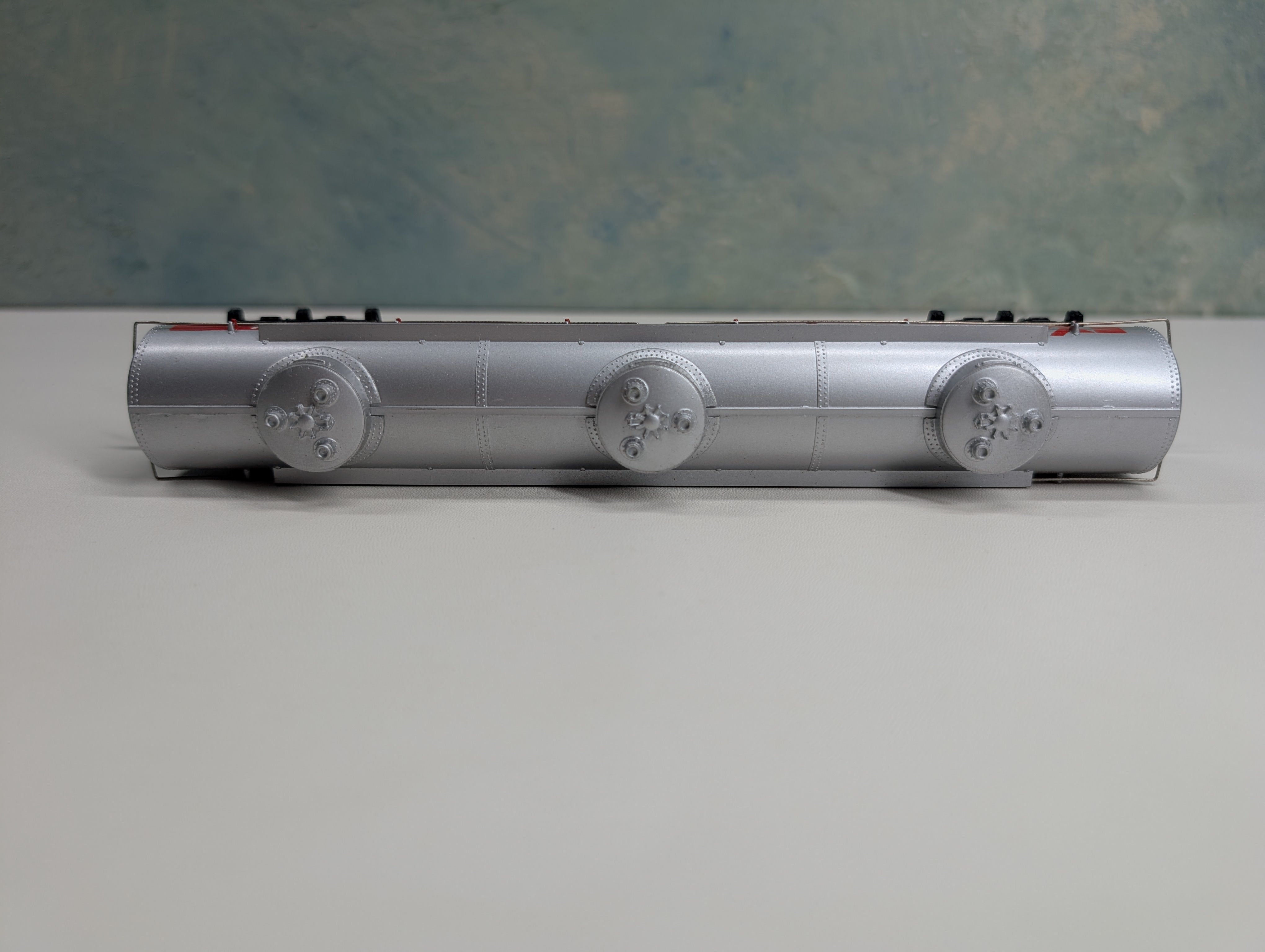 USED Tyco HO Scale Large Triple Dome Tank Car Exxon GATX #46213