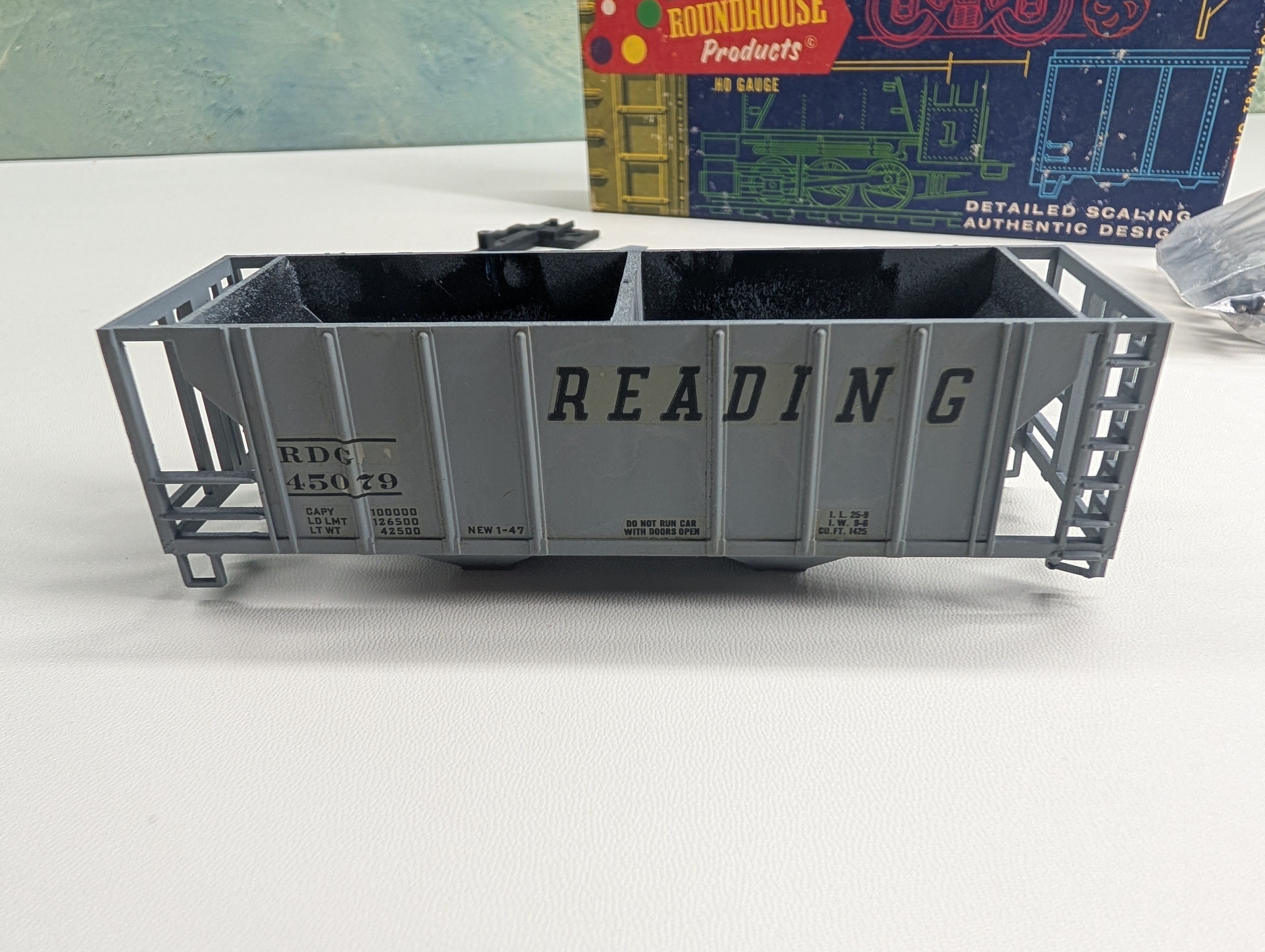 USED Roundhouse HO Scale 2 Bay Covered Hopper Reading RDG #45079 Decal KIT