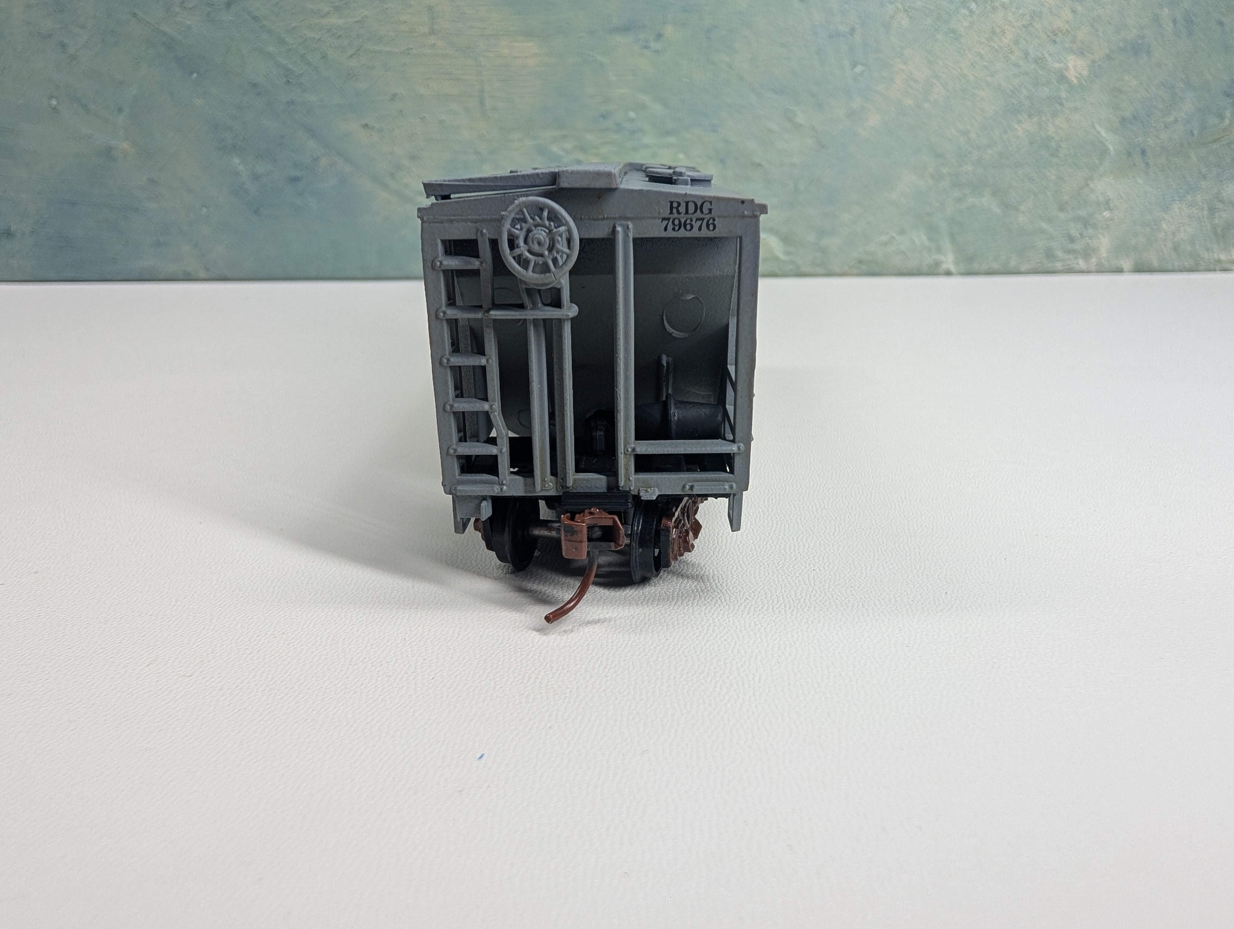 USED Roundhouse HO Scale 2 Bay Covered Hopper Reading RDG #79676 Decal