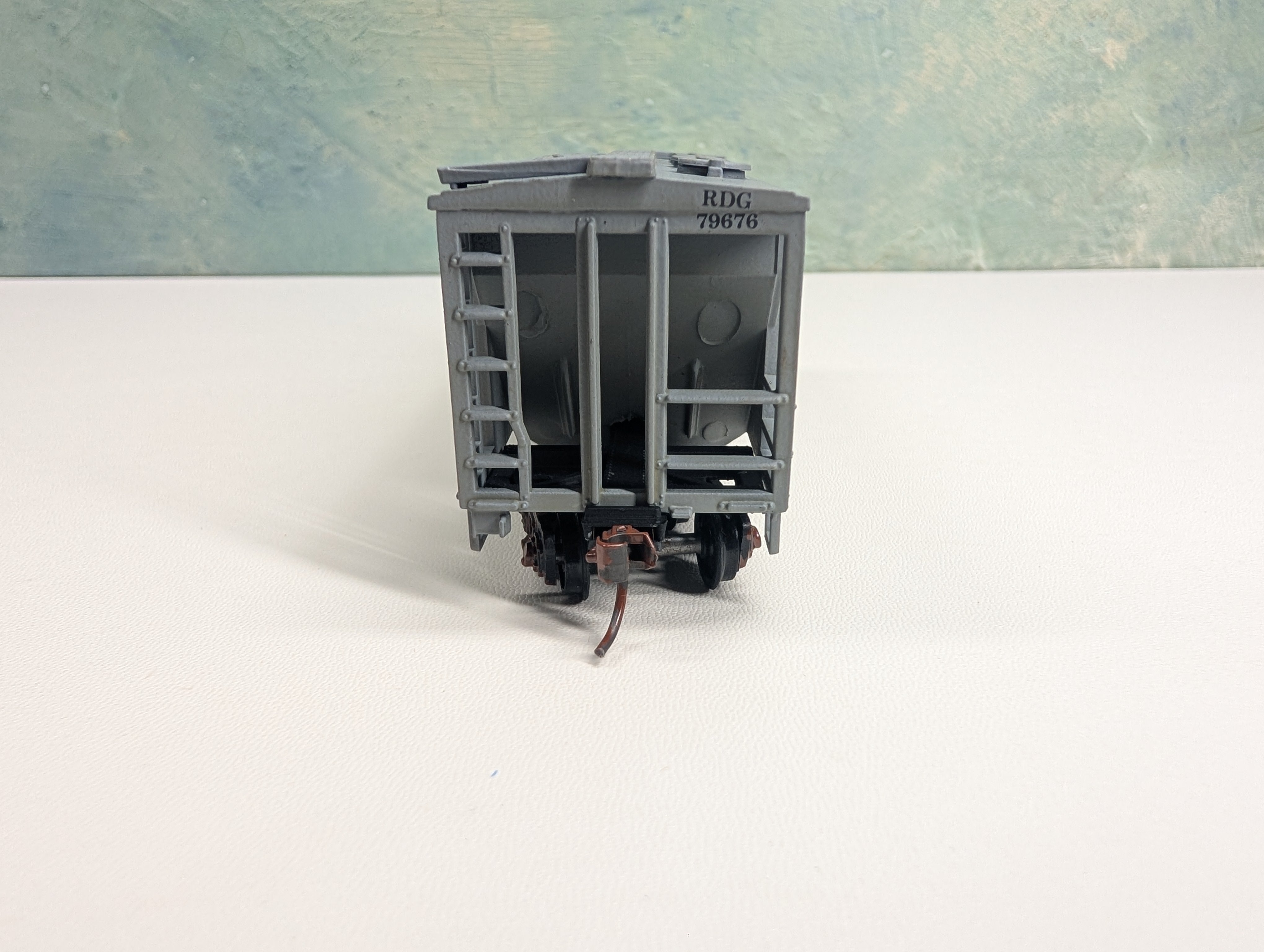 USED Roundhouse HO Scale 2 Bay Covered Hopper Reading RDG #79676 Decal