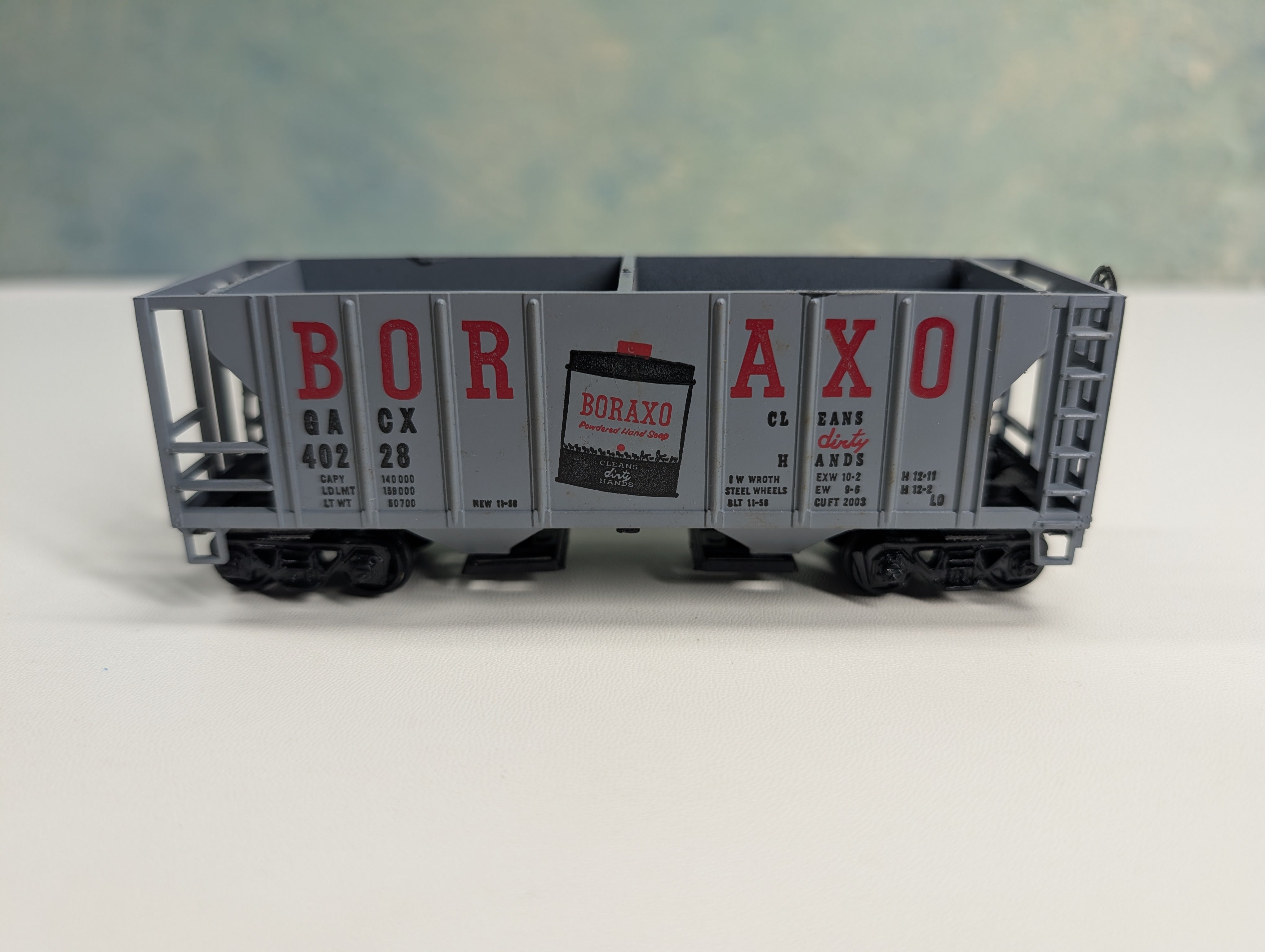 USED Roundhouse HO Scale 2 Bay Covered Hopper Boraxo GACX #40228
