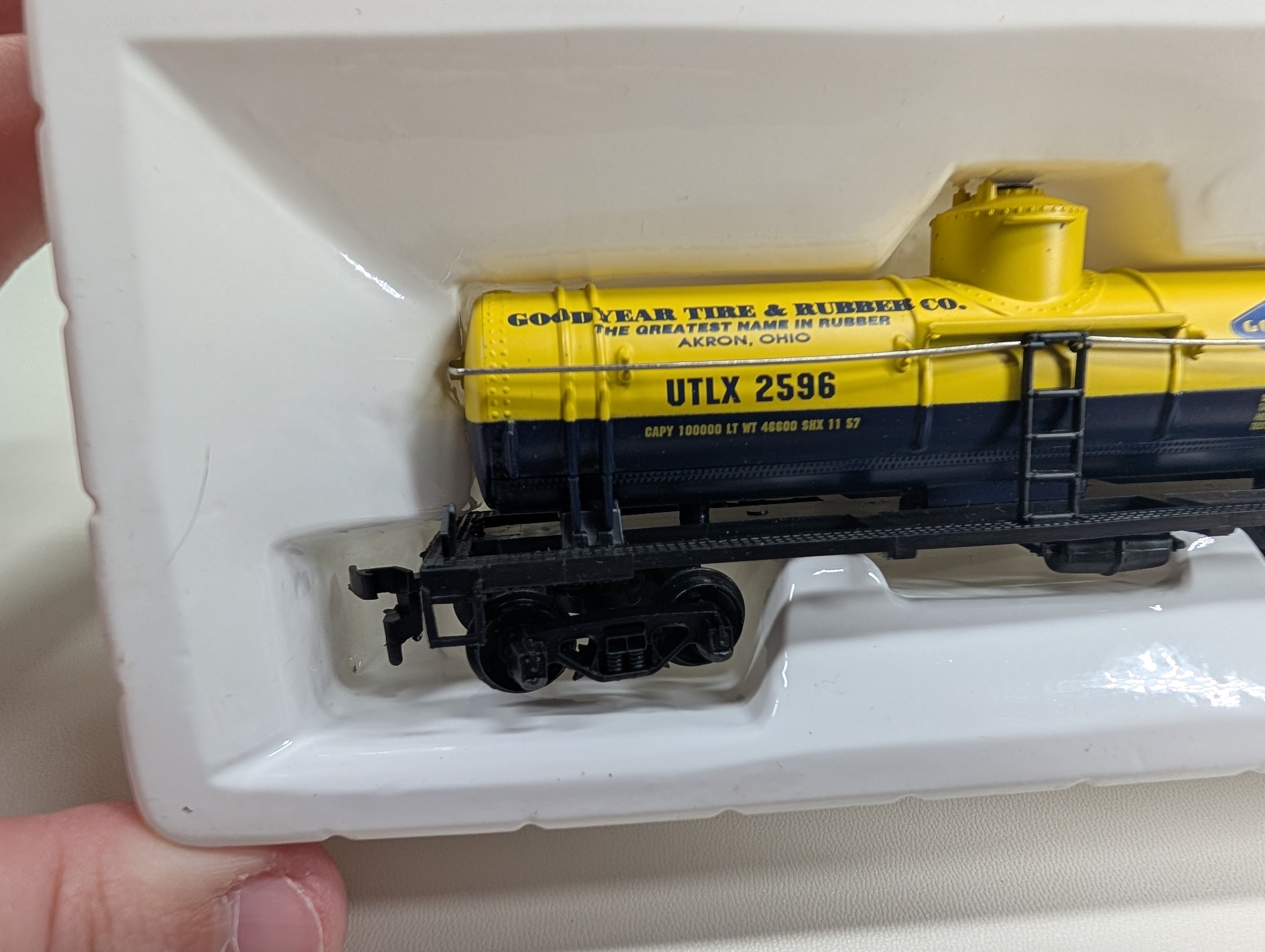 USED Mantua 732-247 HO Scale Single Dome Tank Car Goodyear UTLX #2596