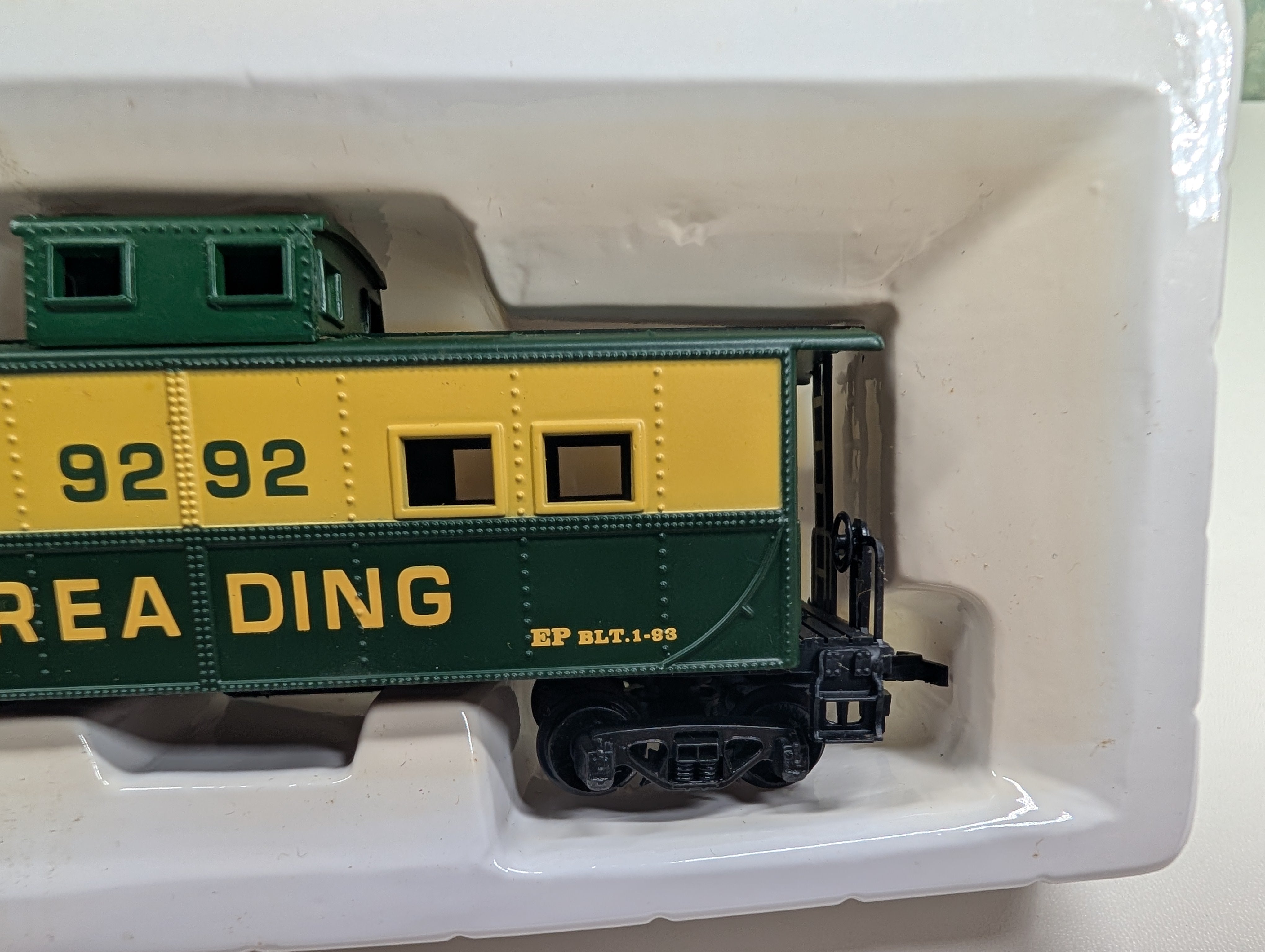USED Mantua 726-173 HO Scale Heavy 36' Caboose Reading #9292