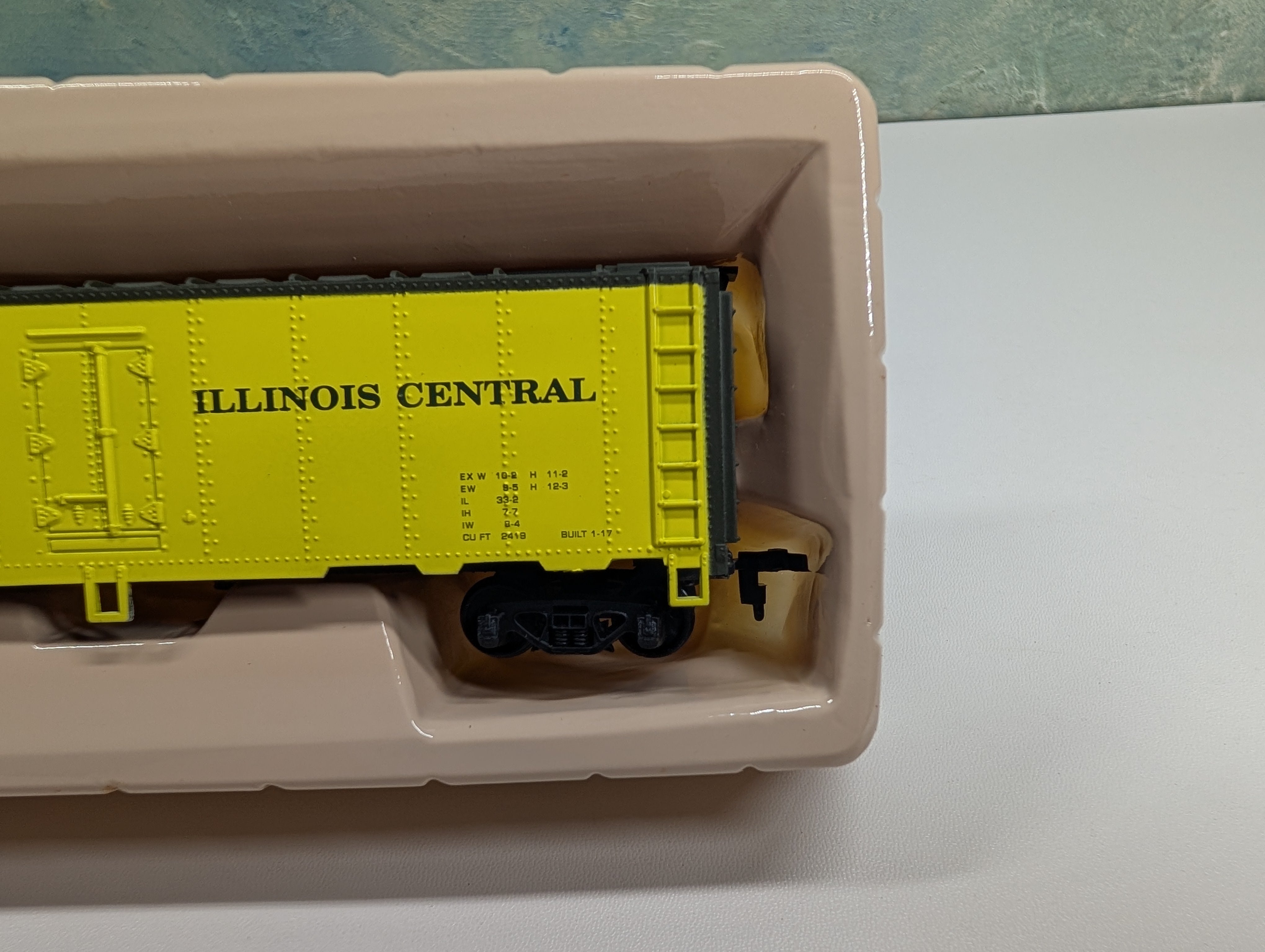 USED Mantua 733-510 HO Scale Heavy 41' Steel Reefer Box Car Illinois Central IC #52694