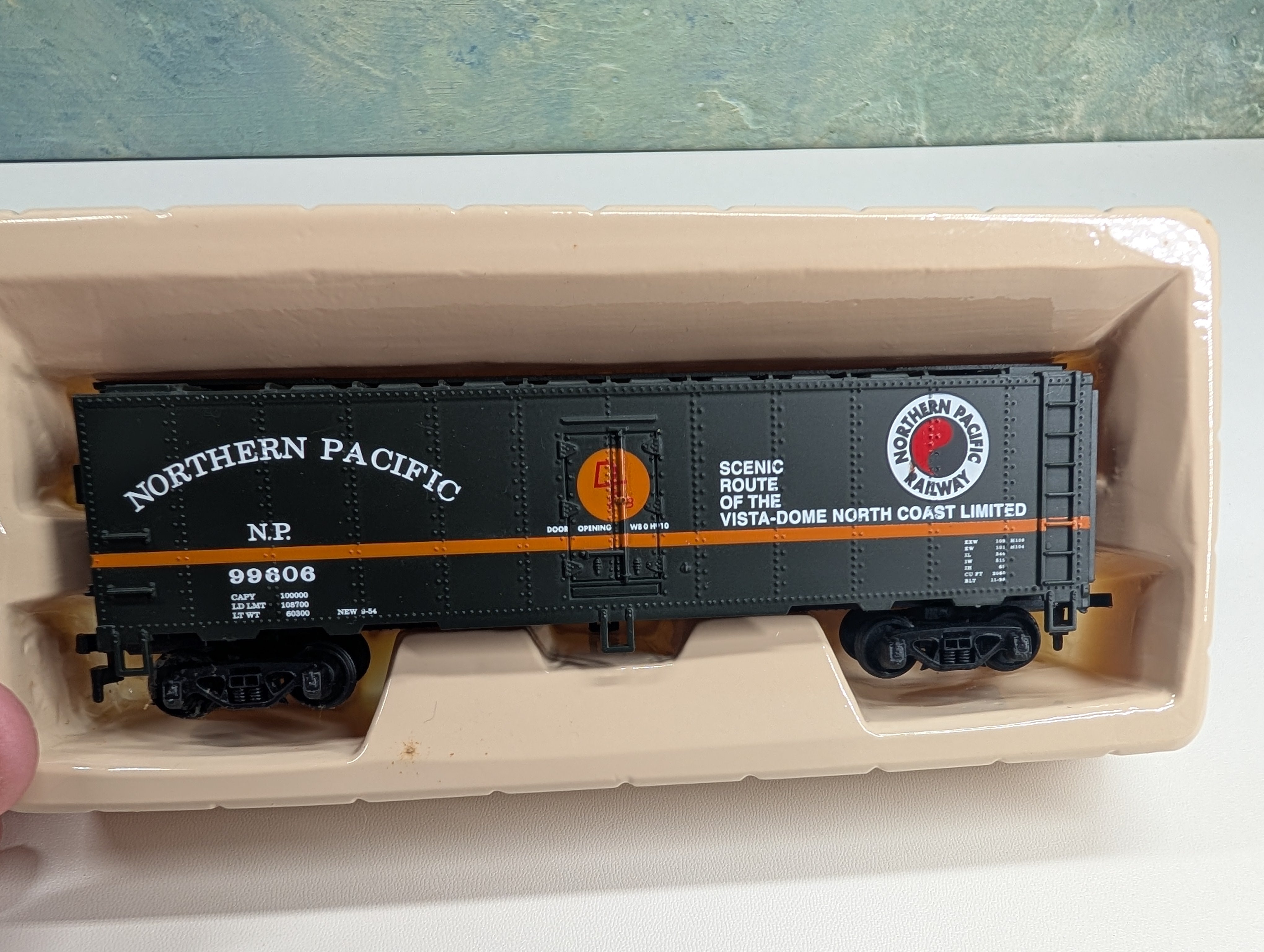 USED Mantua 733-515 HO Scale Heavy 41' Steel Reefer Box Car Northern Pacific NP #99606