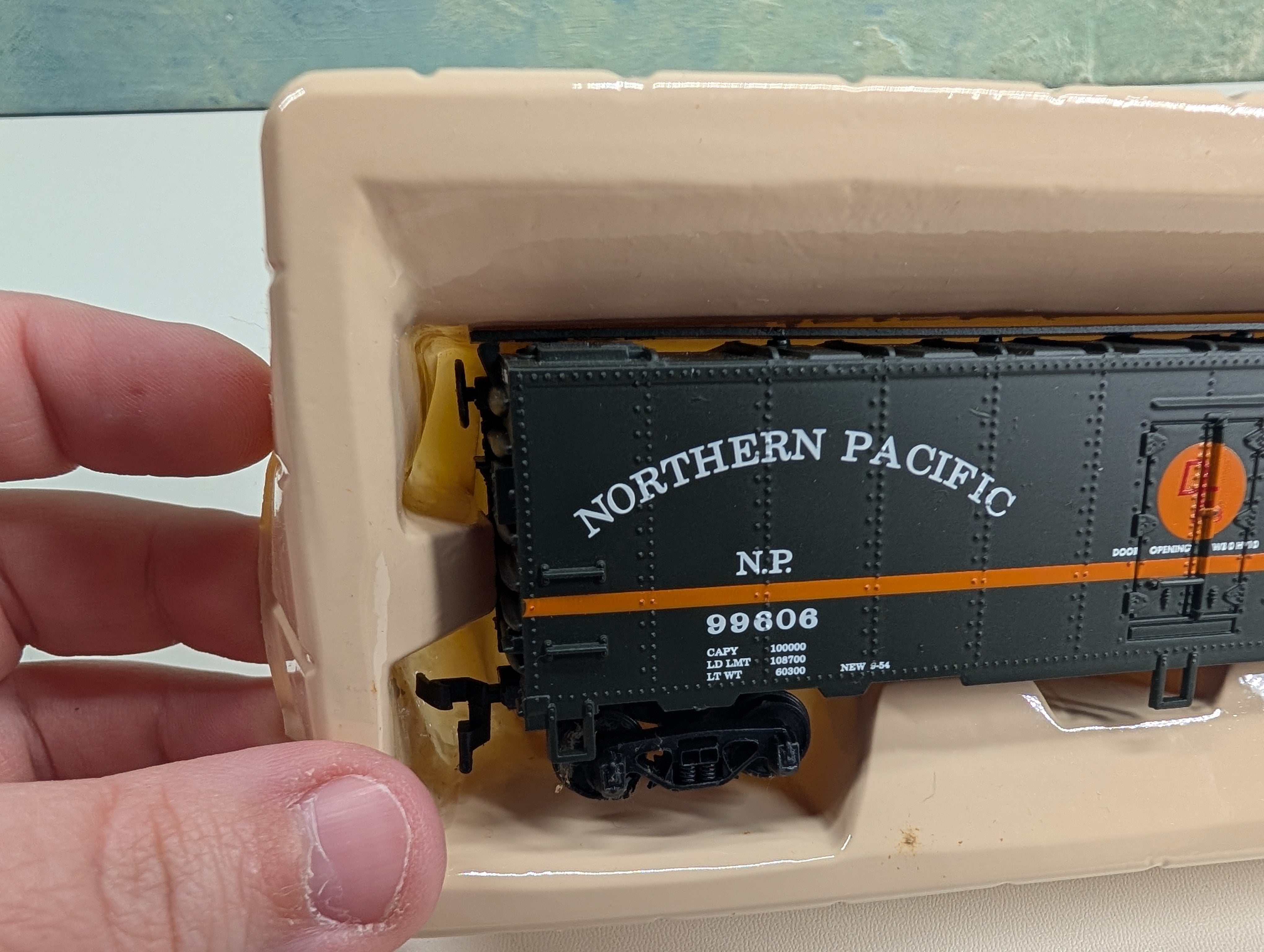 USED Mantua 733-515 HO Scale Heavy 41' Steel Reefer Box Car Northern Pacific NP #99606