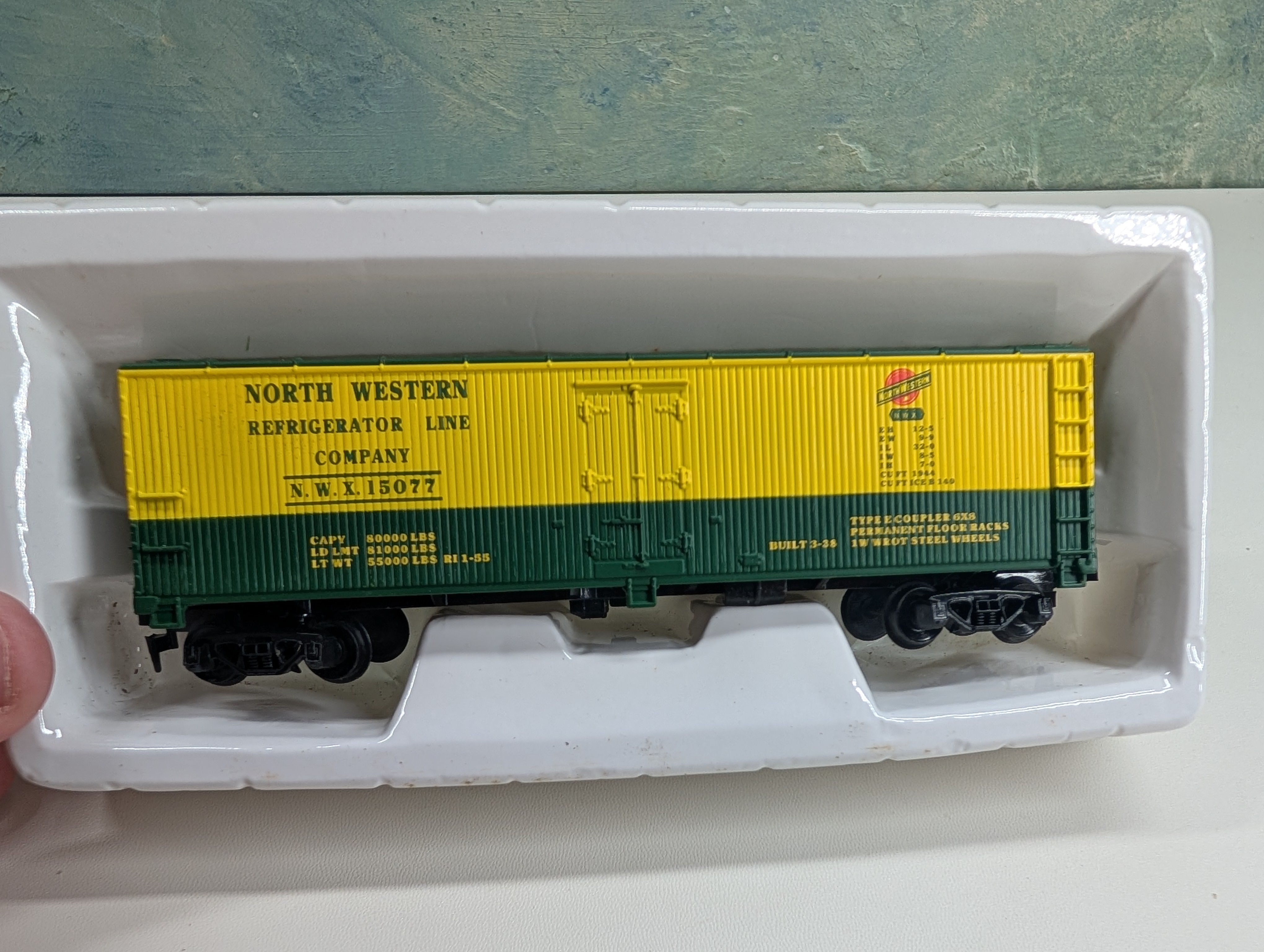 USED Mantua 739-181 HO Scale Heavy 40' Woodside Reefer Box Car North Western NWX #15077