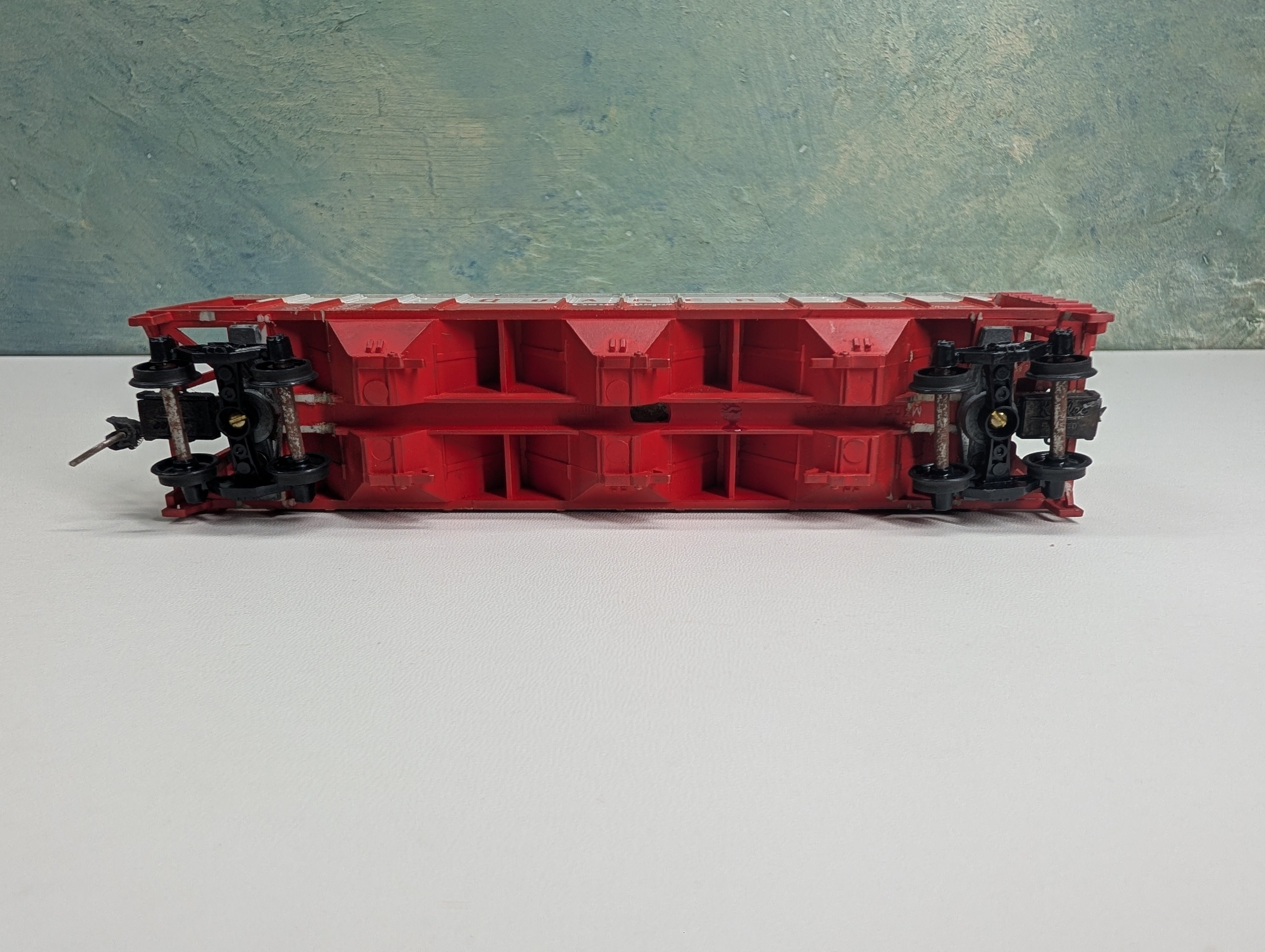 USED HO Scale 3 Bay Covered Hopper Quaker Cane Sugar NSRX #305
