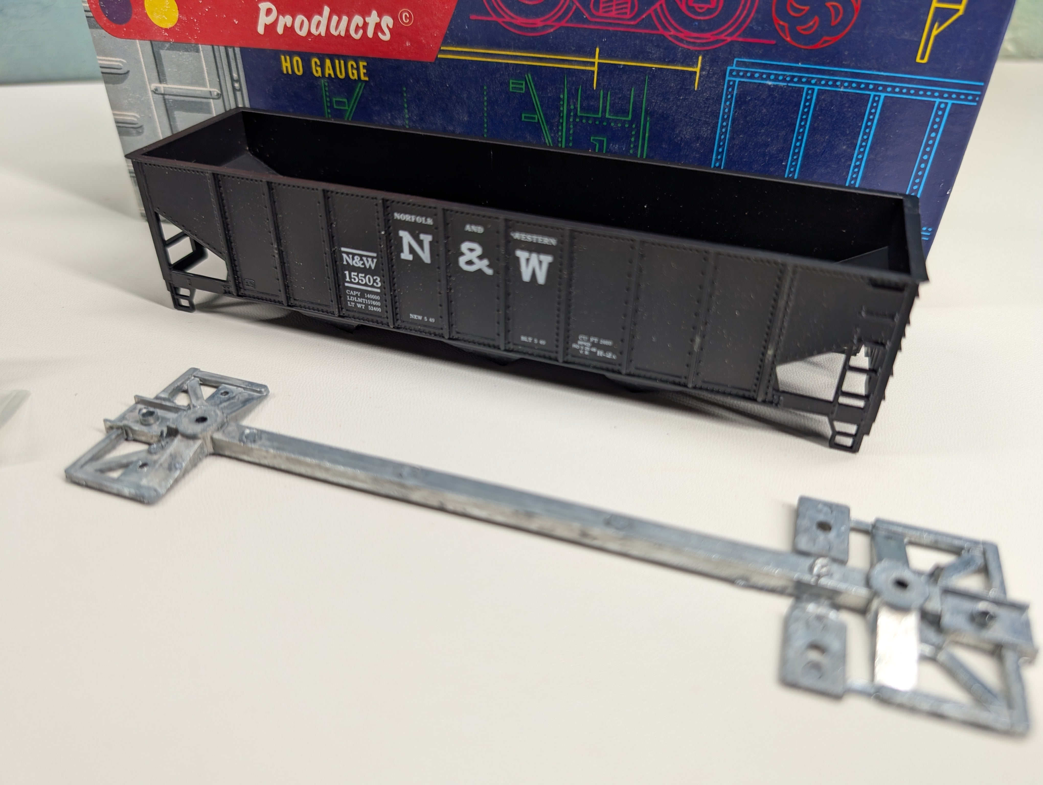 USED Roundhouse 3229 HO Scale 3 Bay Hopper Norfolk & Western N&W #15503 KIT