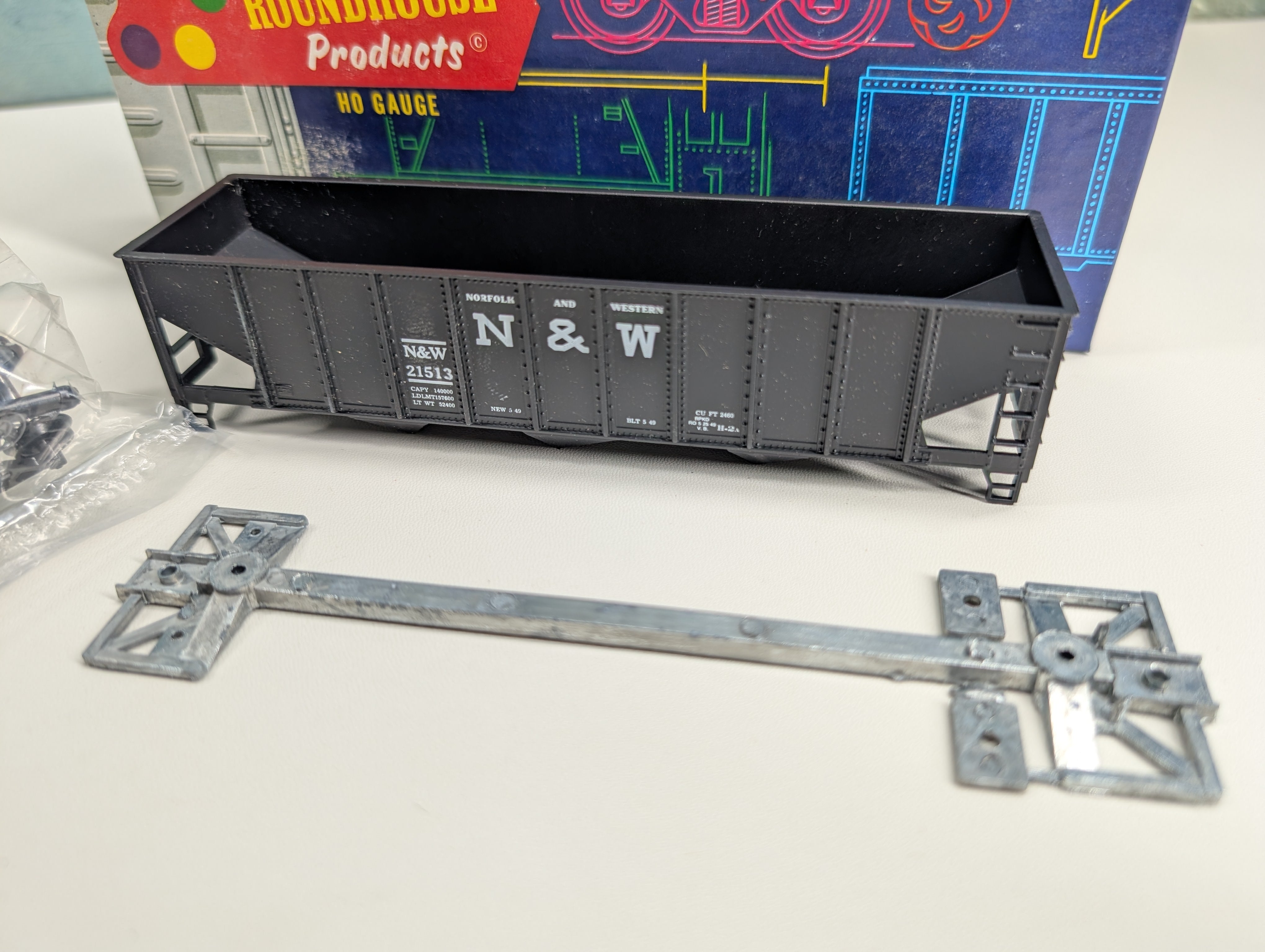 USED Roundhouse 3229 HO Scale 3 Bay Hopper Norfolk & Western N&W #21513 KIT