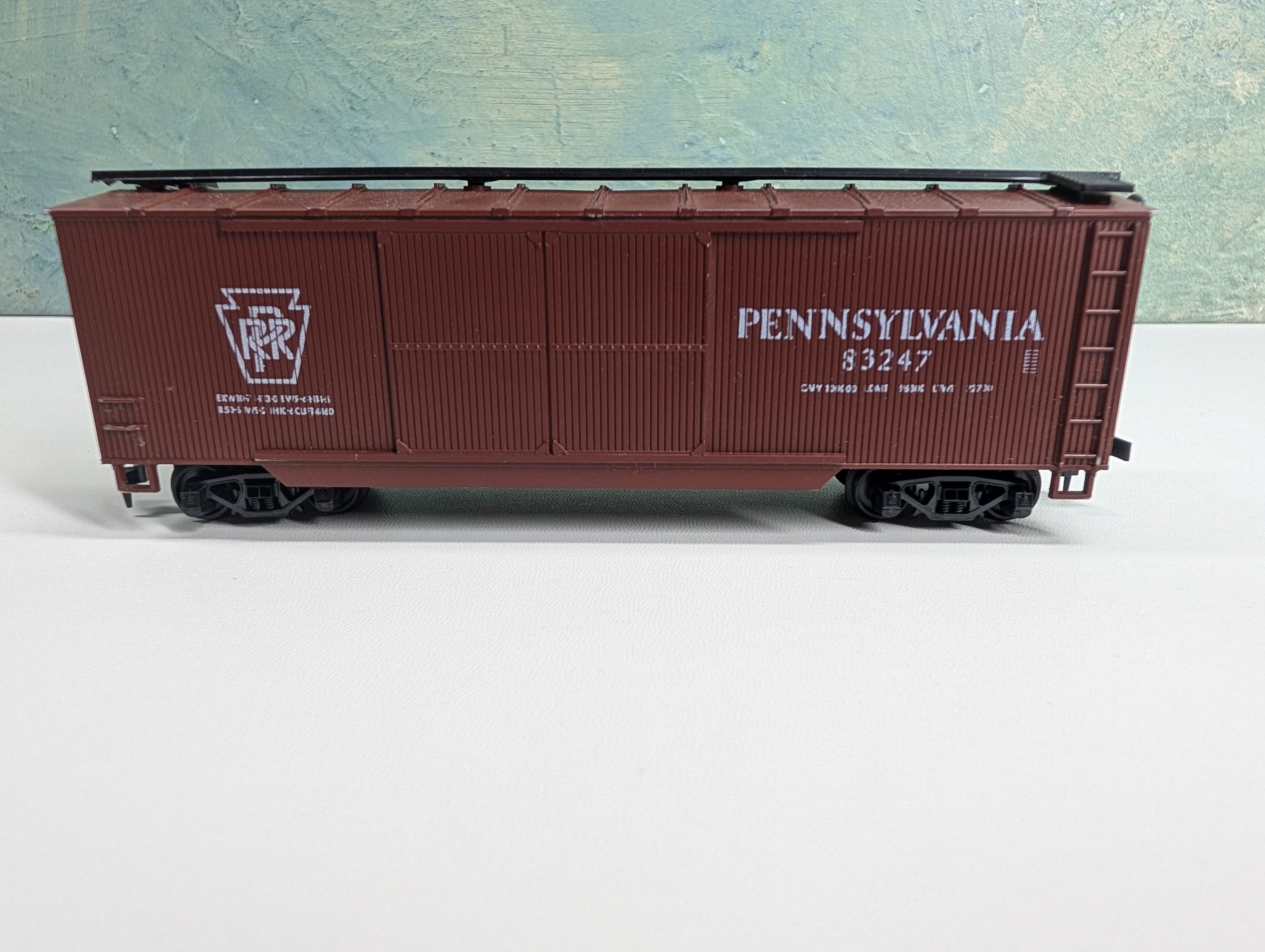 USED ROCO HO Scale 40' DD Wooden Box Car Pennsylvania PRR #83247