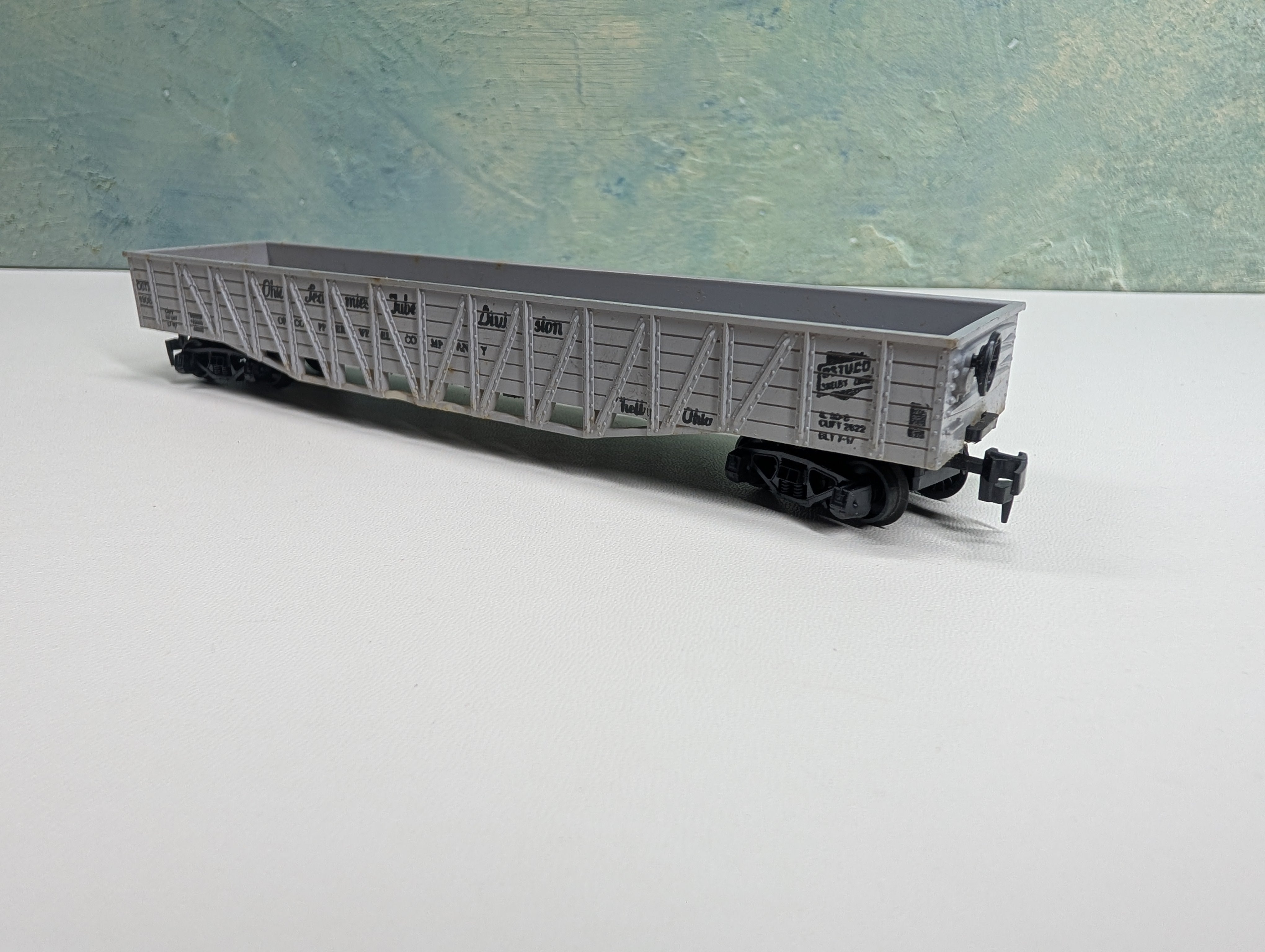 USED AHM HO Scale 50' Wooden OB Gondola Ohio Seamless Tube Division OSTX #1908