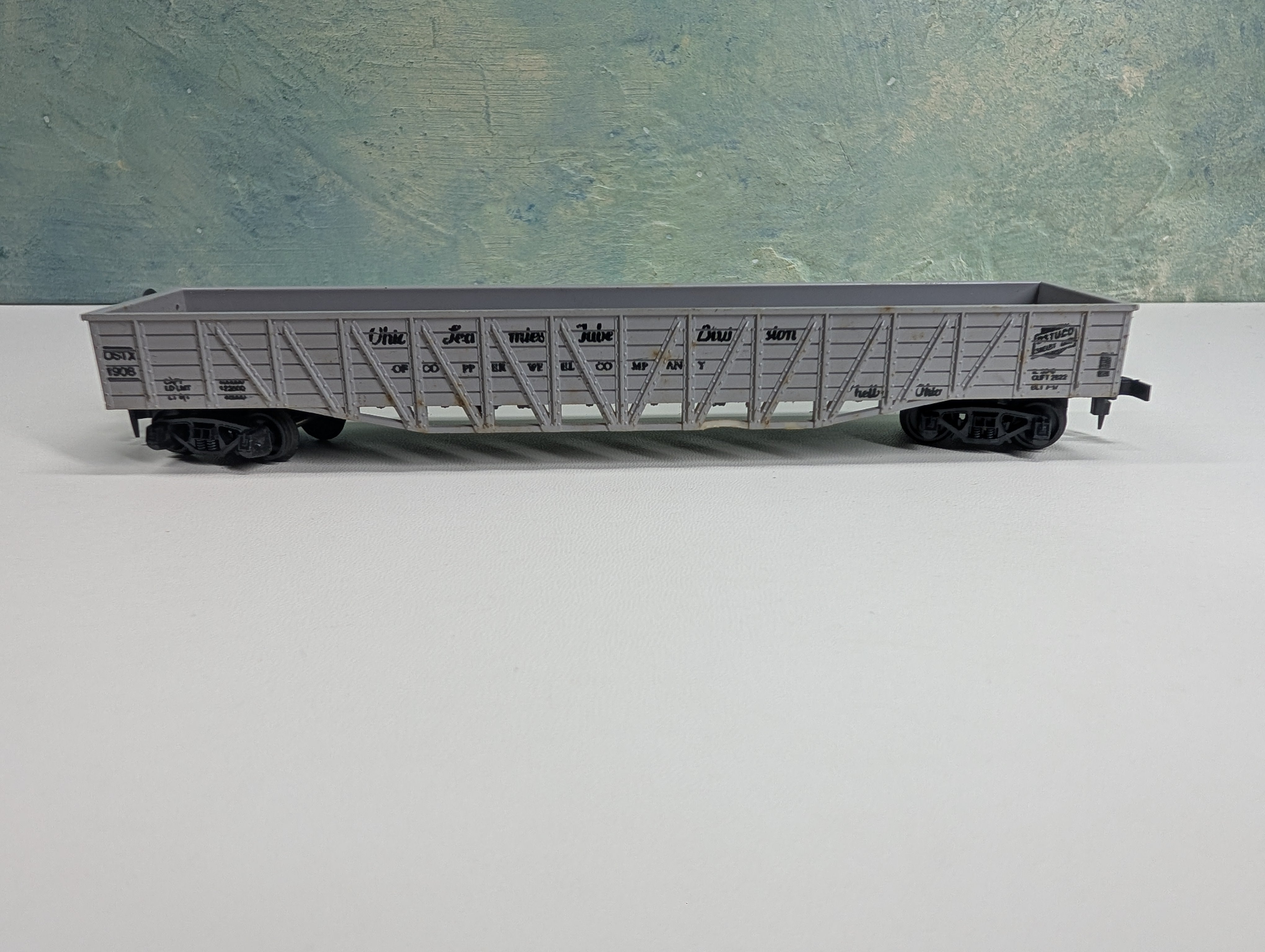 USED AHM HO Scale 50' Wooden OB Gondola Ohio Seamless Tube Division OSTX #1908