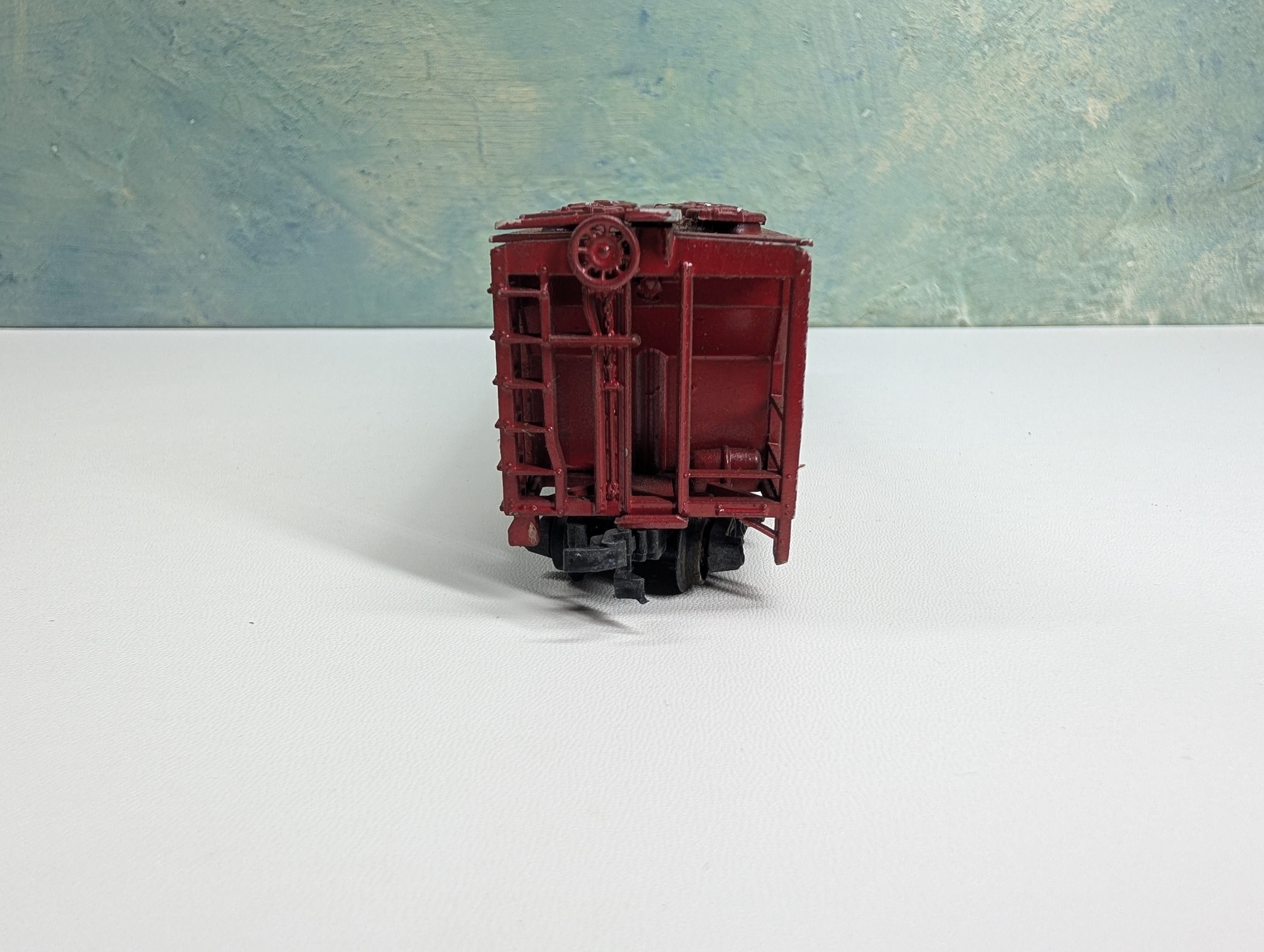 USED HO Scale 3 Bay Covered Hopper MKT #2345 Rough Decals