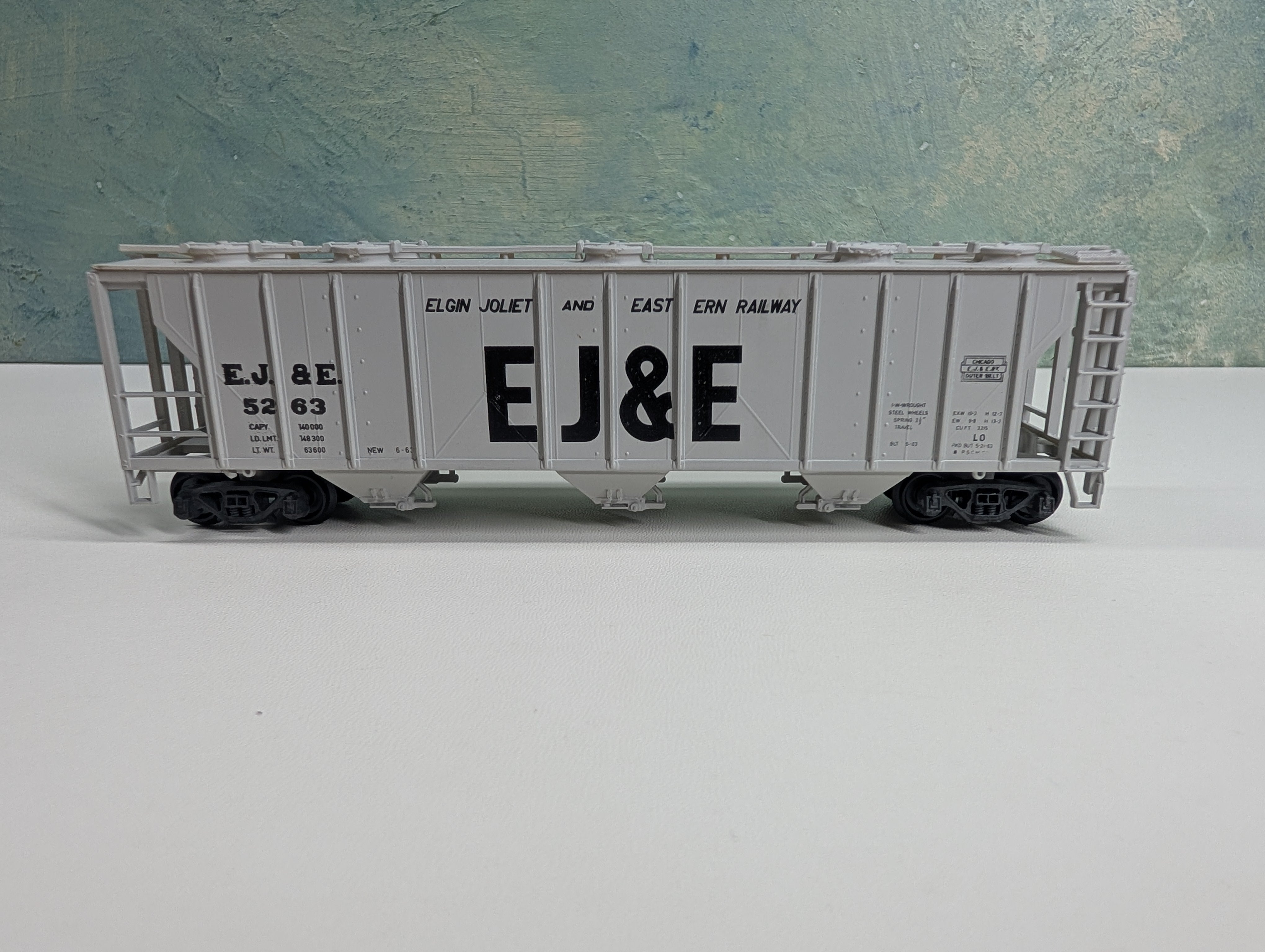 USED HO Scale 3 Bay Covered Hopper Elgin Joliet & Eastern EJ&E #5263