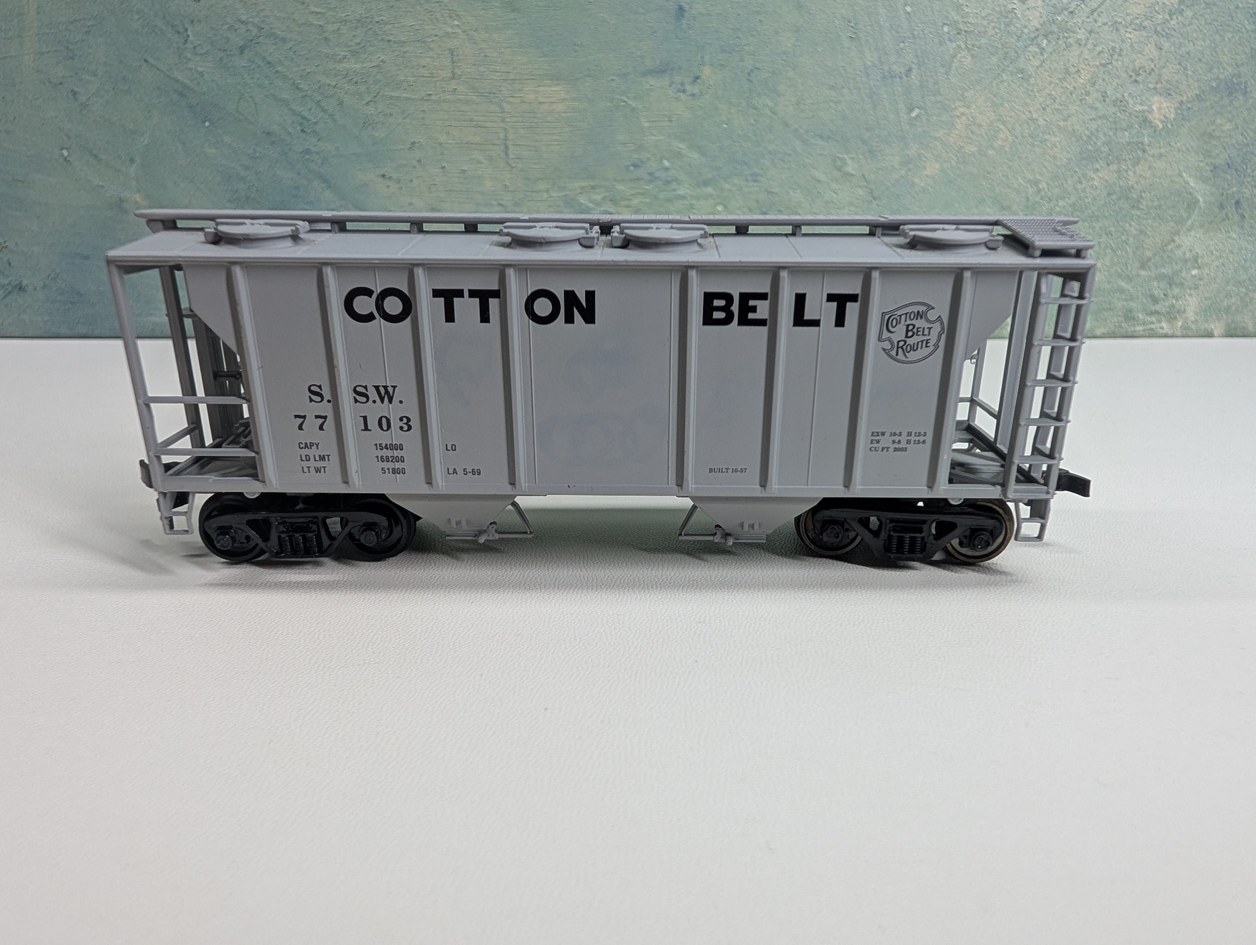 USED Atlas HO Scale 2 Bay Covered Hopper Cotton Belt SSW #77103