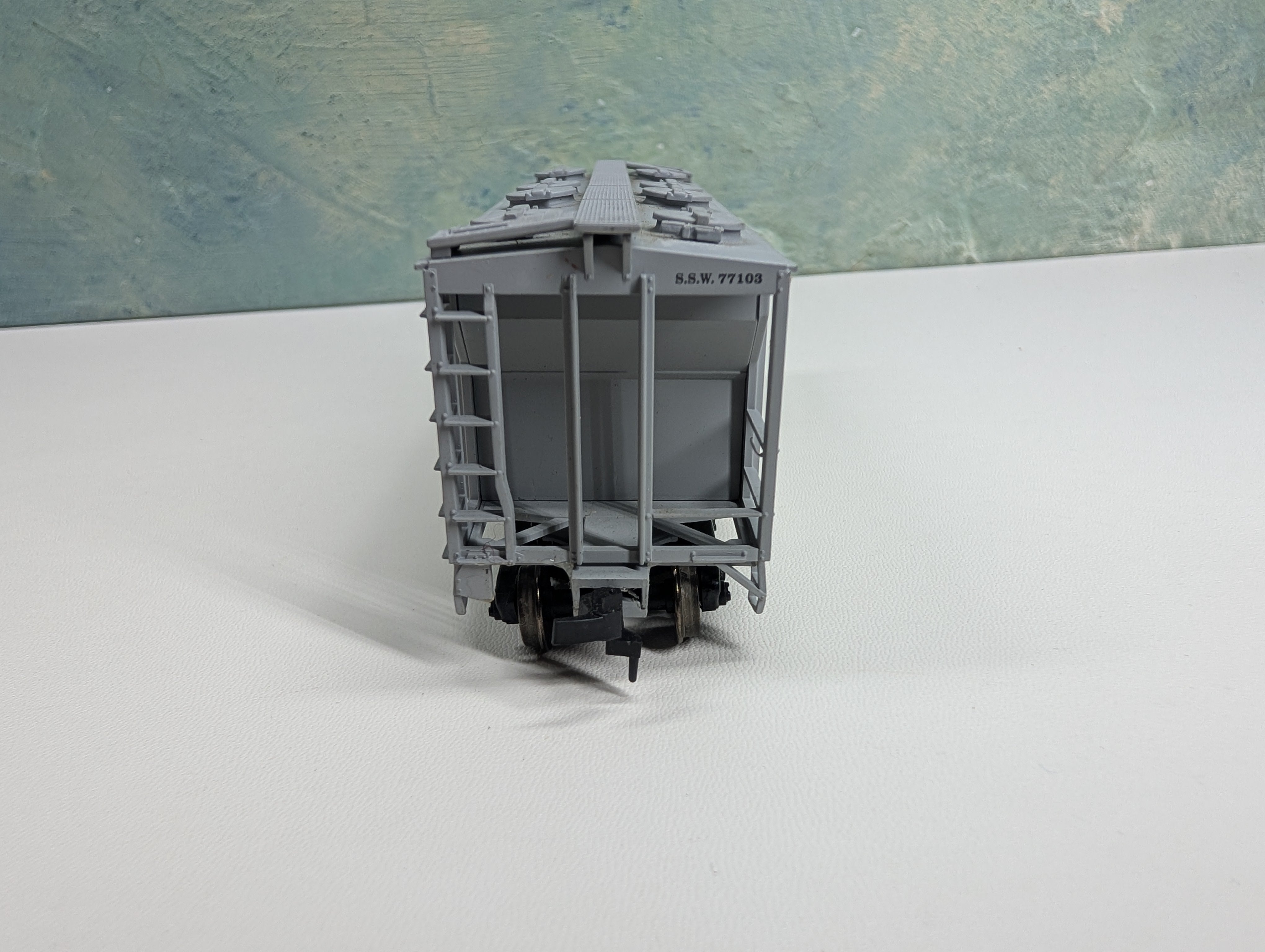 USED Atlas HO Scale 2 Bay Covered Hopper Cotton Belt SSW #77103