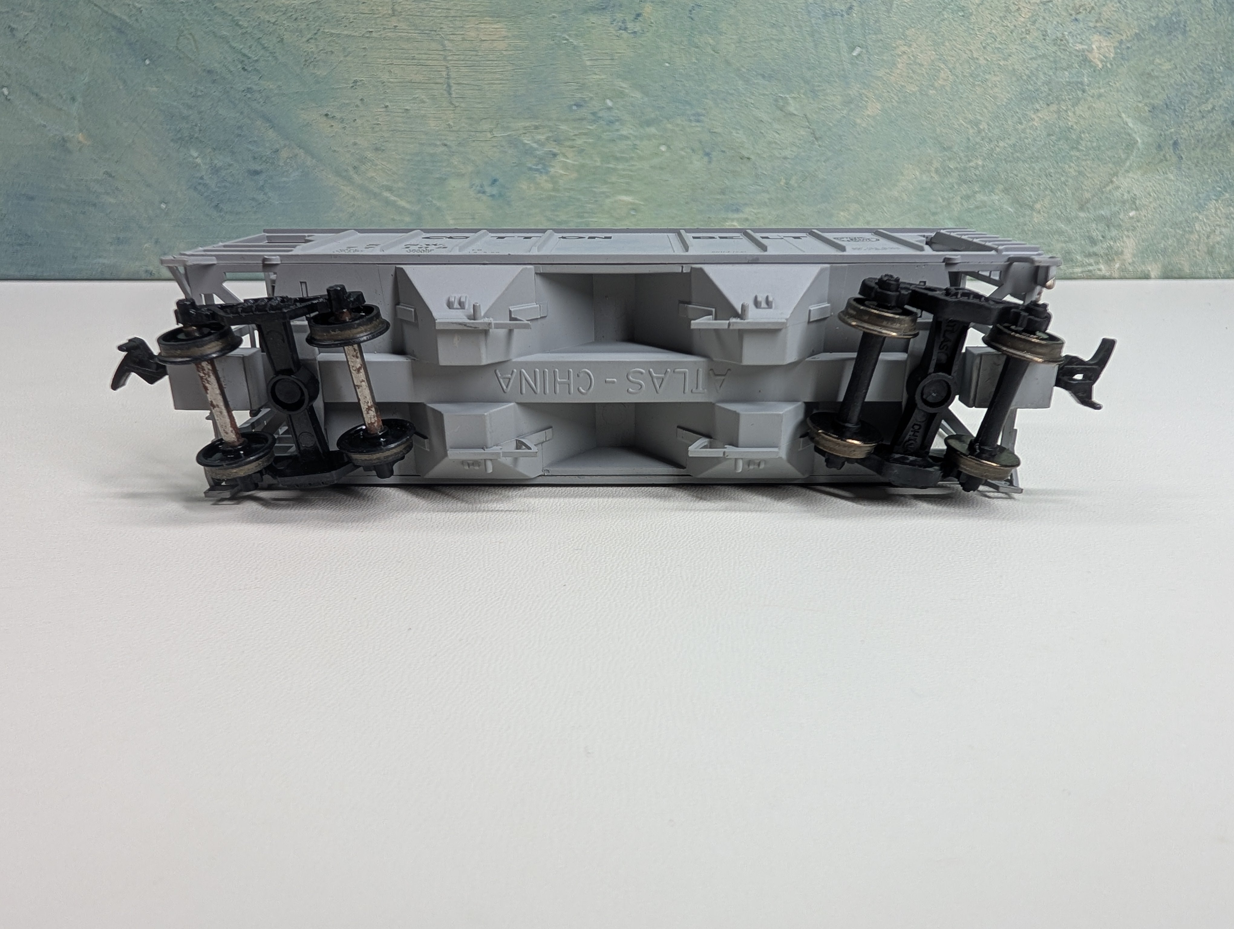 USED Atlas HO Scale 2 Bay Covered Hopper Cotton Belt SSW #77103