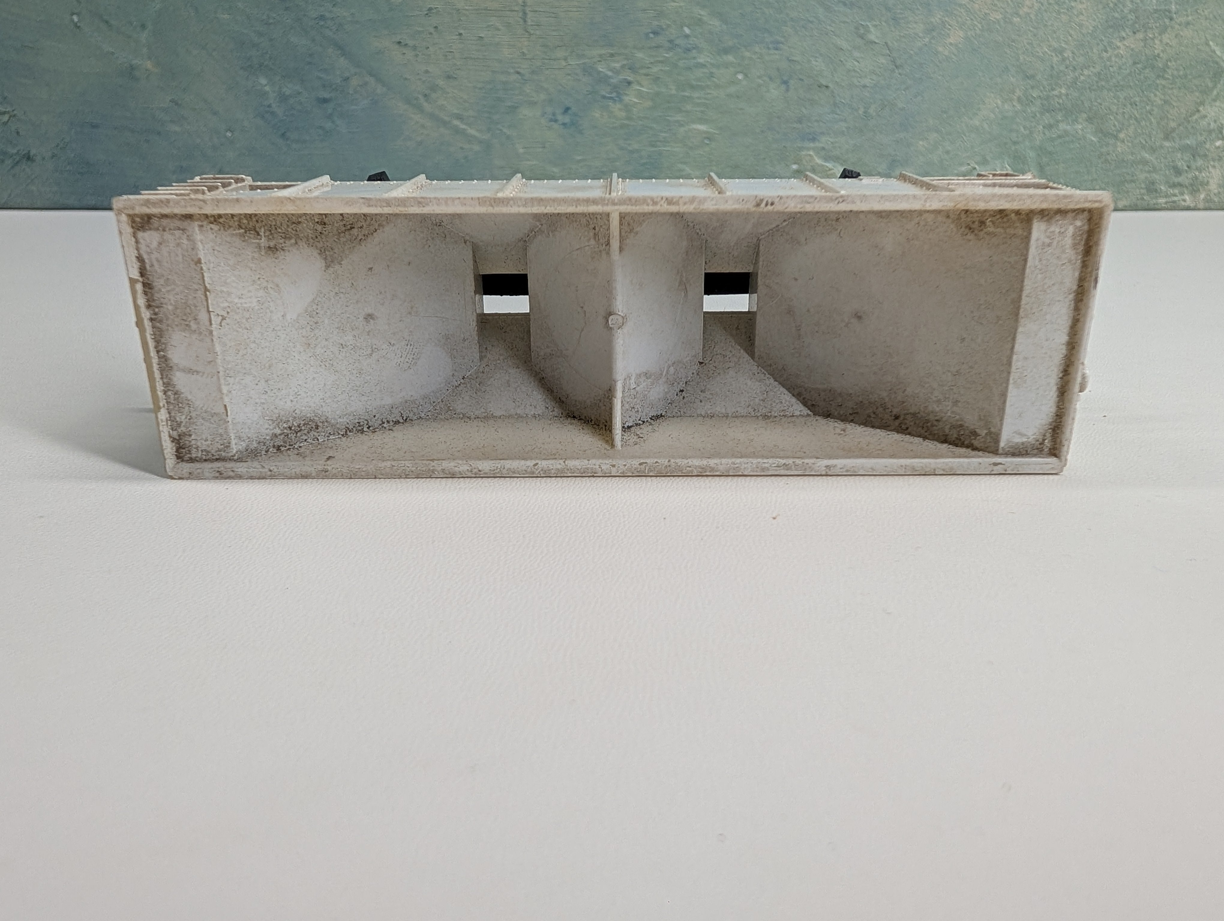 USED Tyco HO Scale Operating 2 Bay Hopper Undecorated White