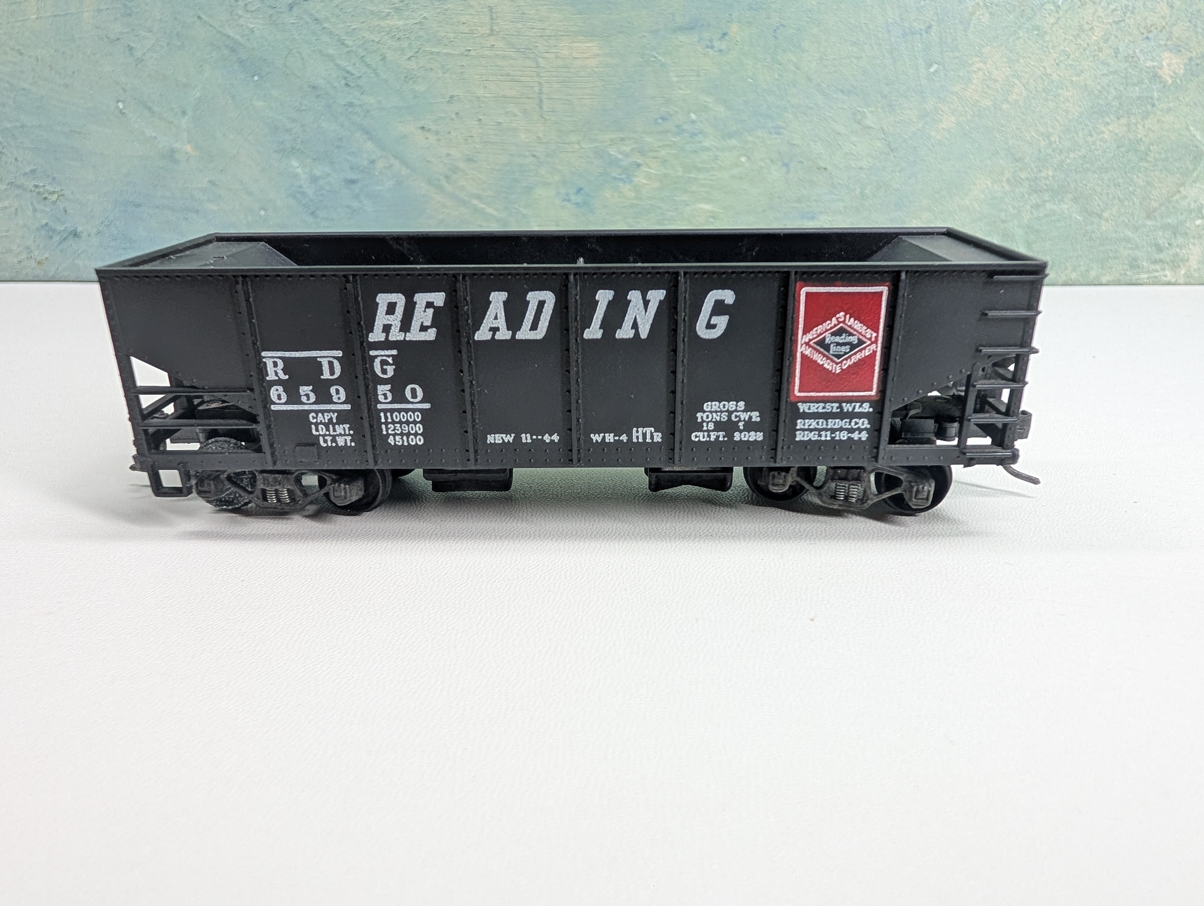 USED Tyco HO Scale Operating 2 Bay Hopper Reading RDG #65950